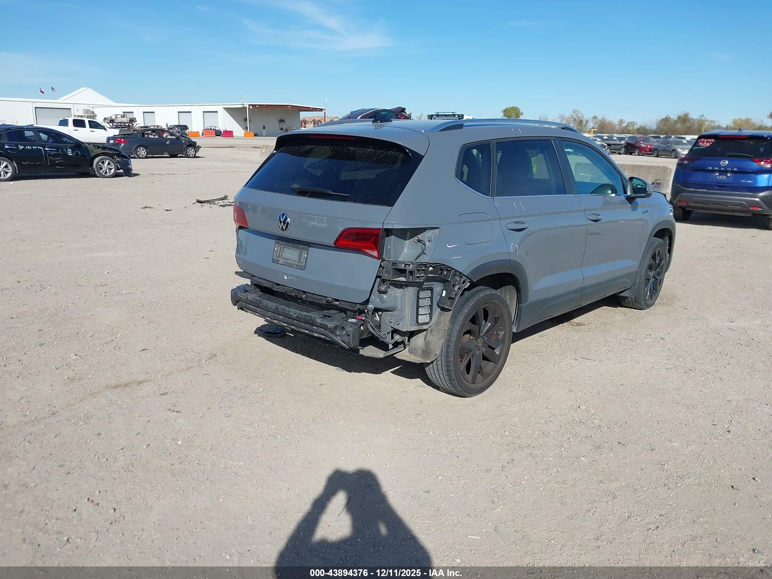 VOLKSWAGEN TAOS image 4