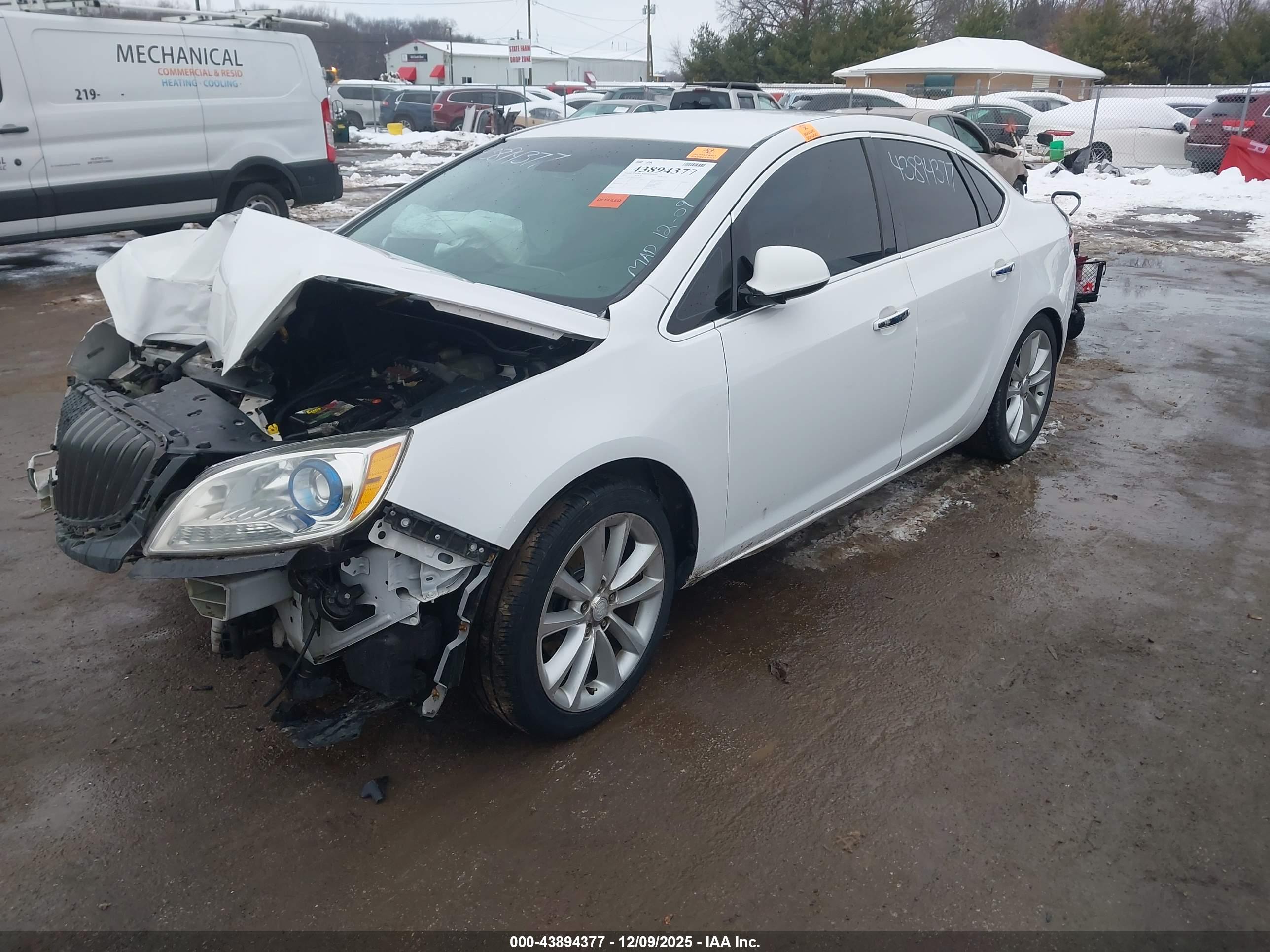 BUICK VERANO image 2