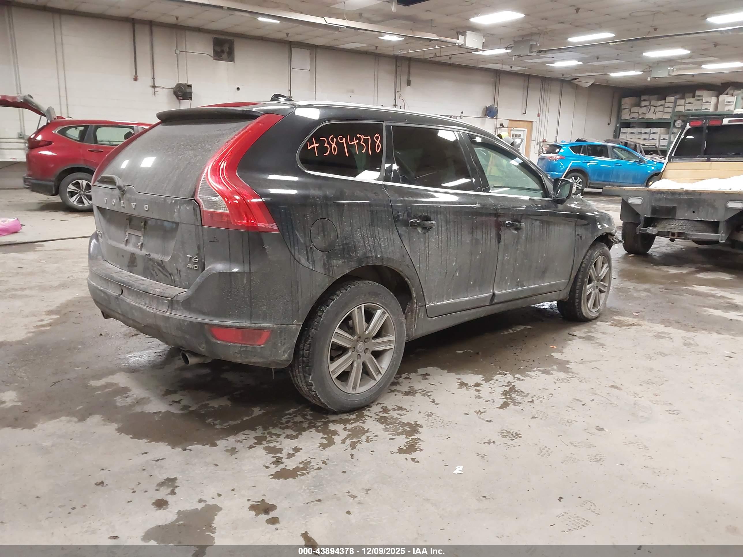 VOLVO XC60 image 4