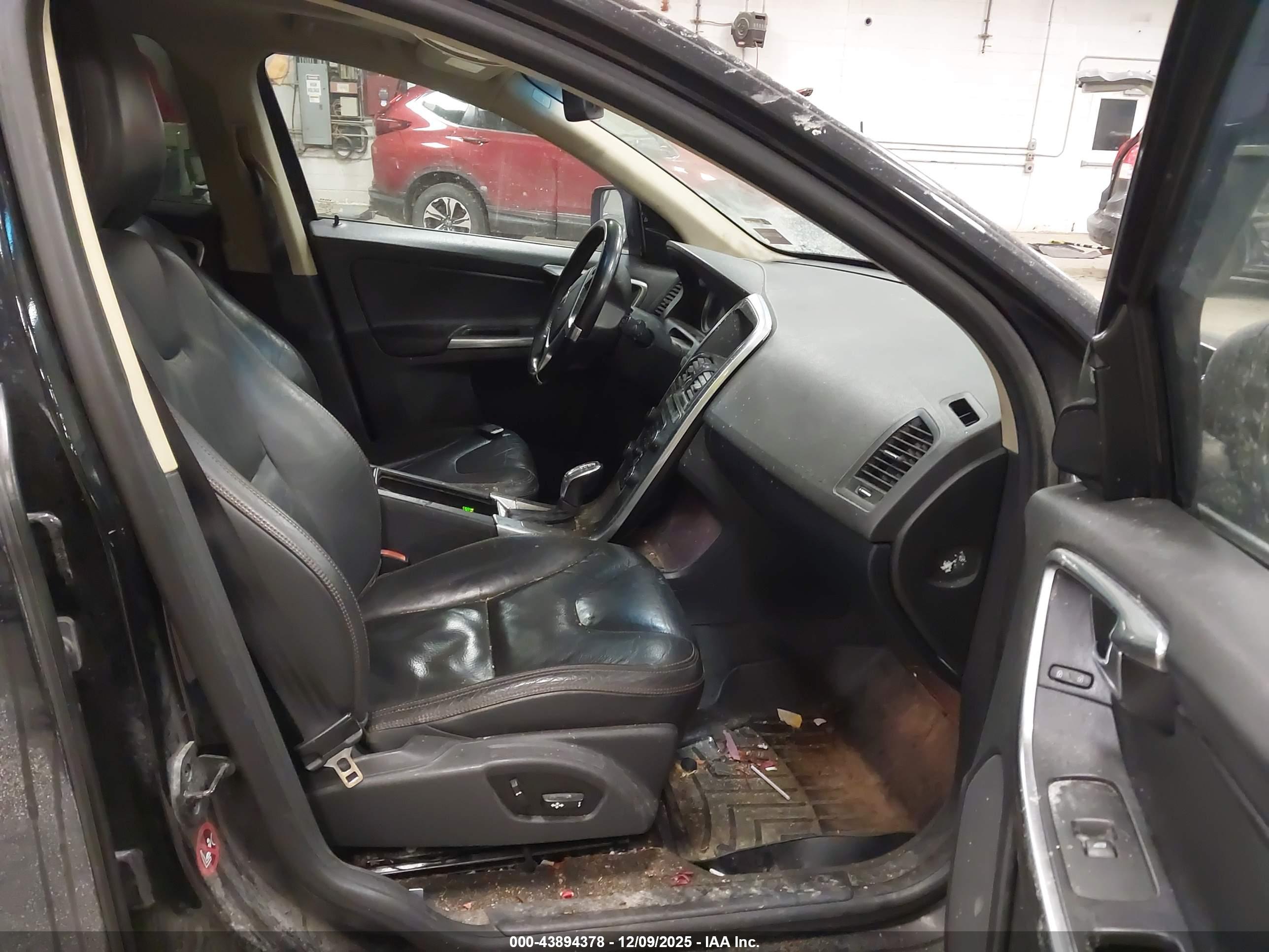 VOLVO XC60 image 5