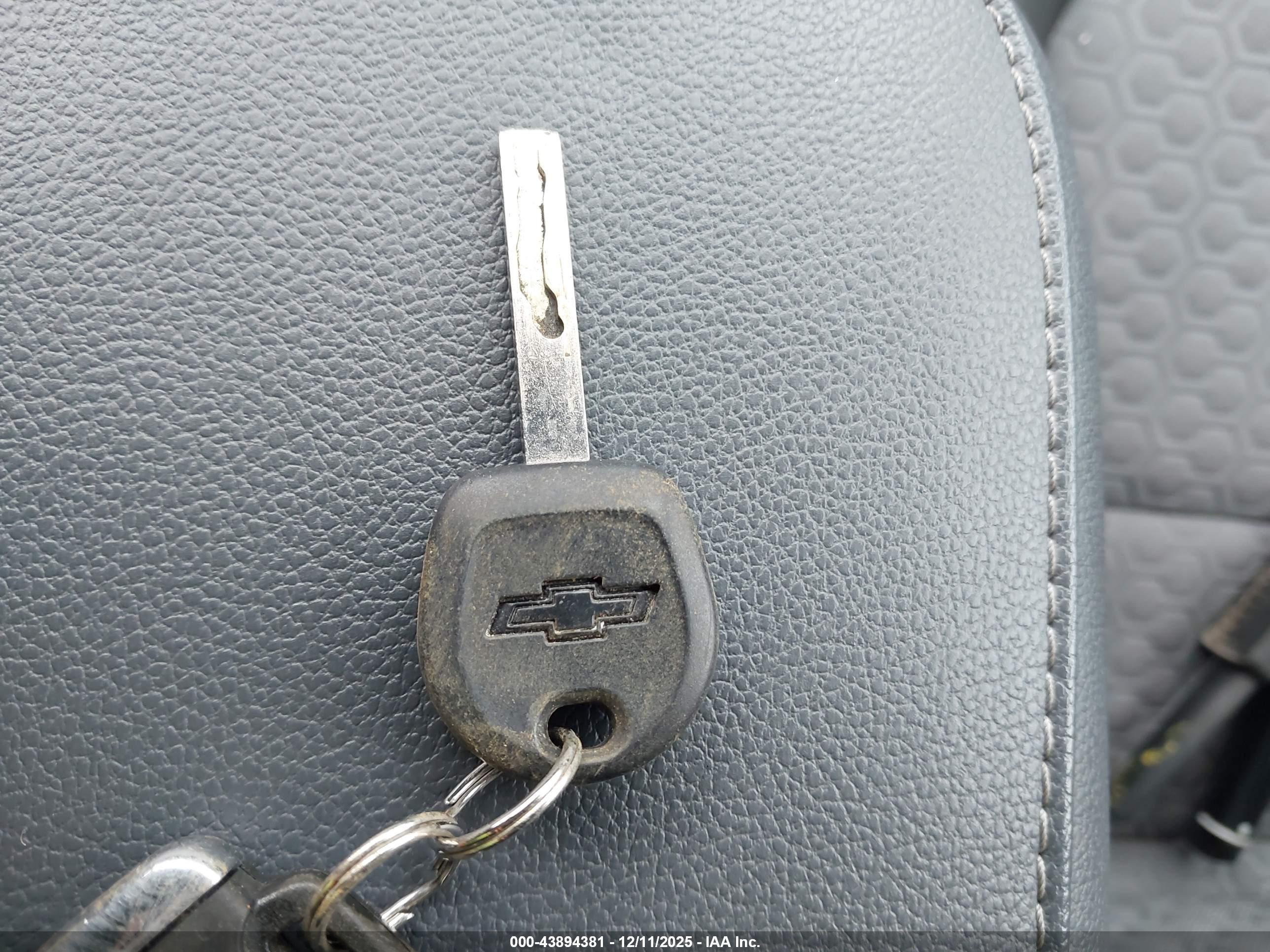 CHEVROLET COLORADO image 11