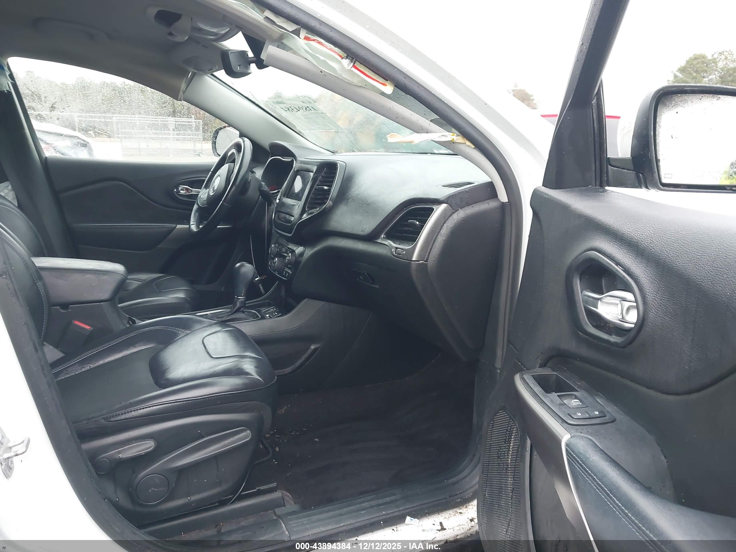 JEEP CHEROKEE image 5