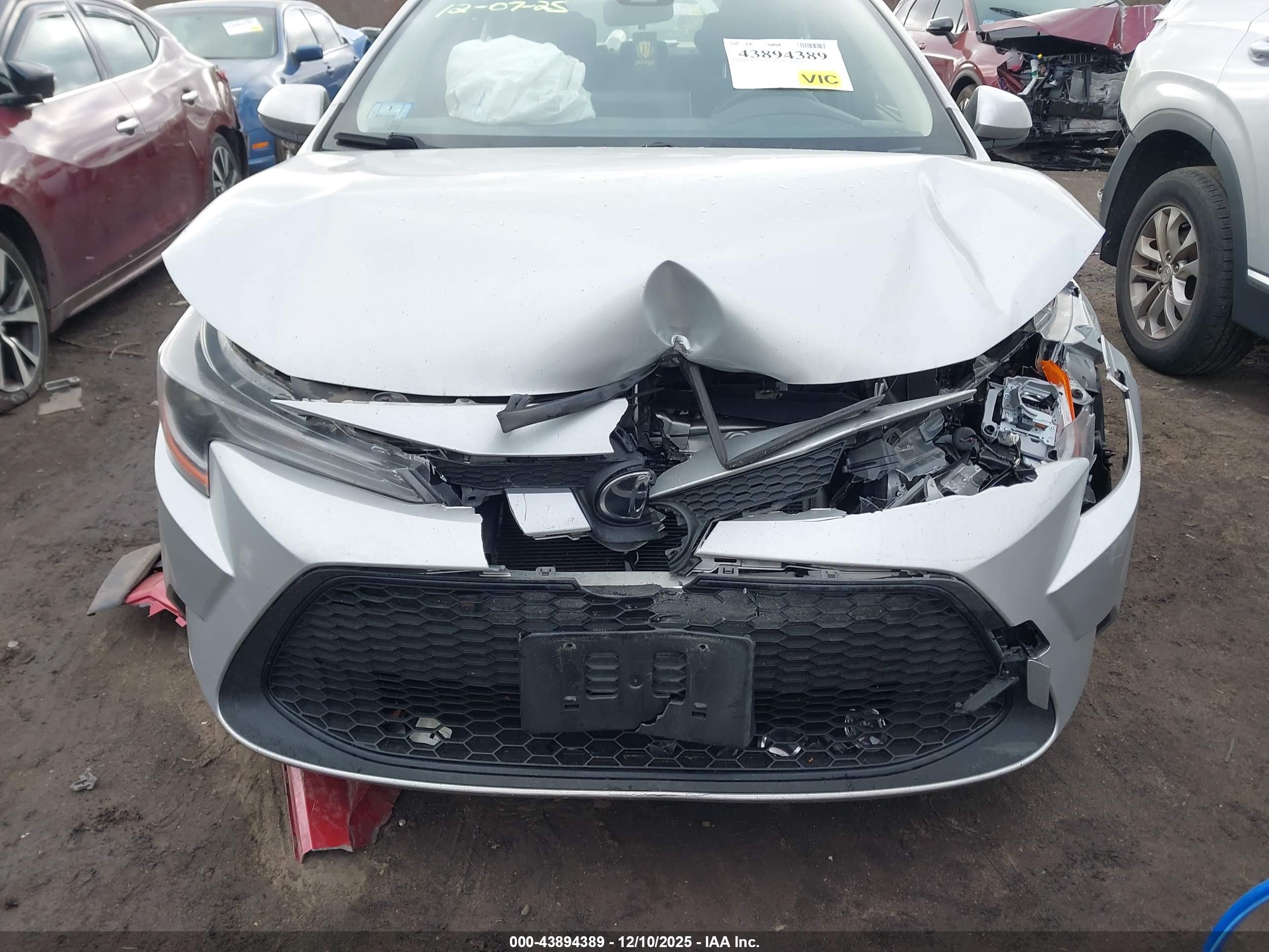 TOYOTA COROLLA image 6