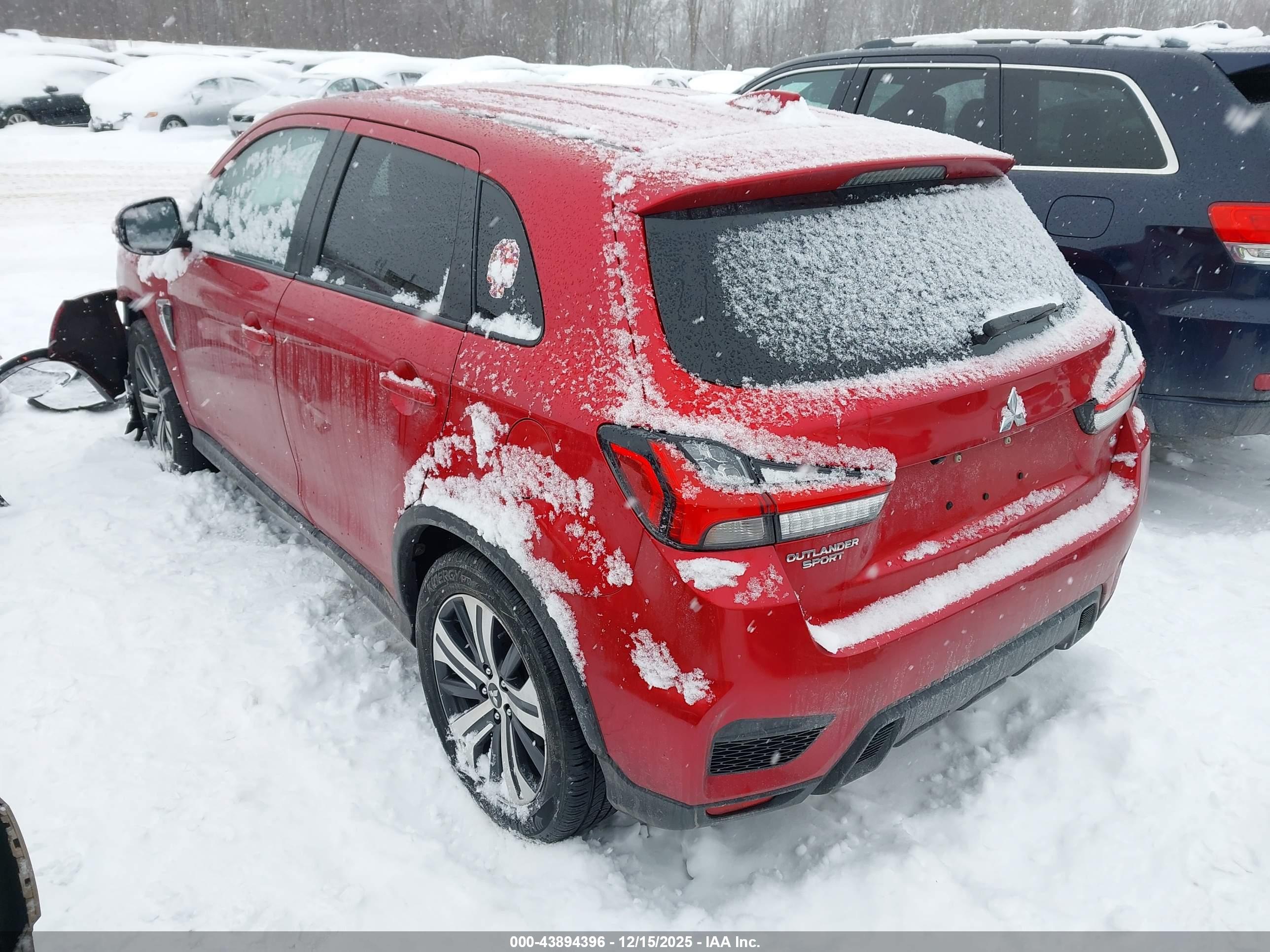 MITSUBISHI OUTLANDER image 3