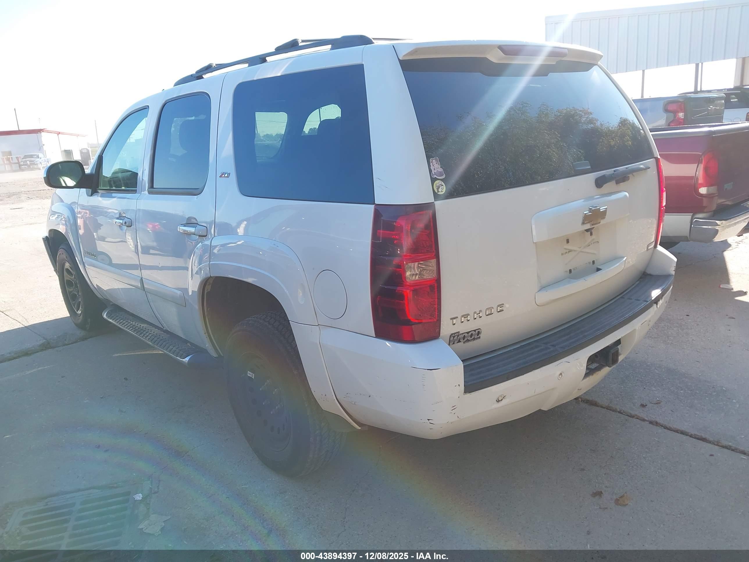 CHEVROLET TAHOE image 3