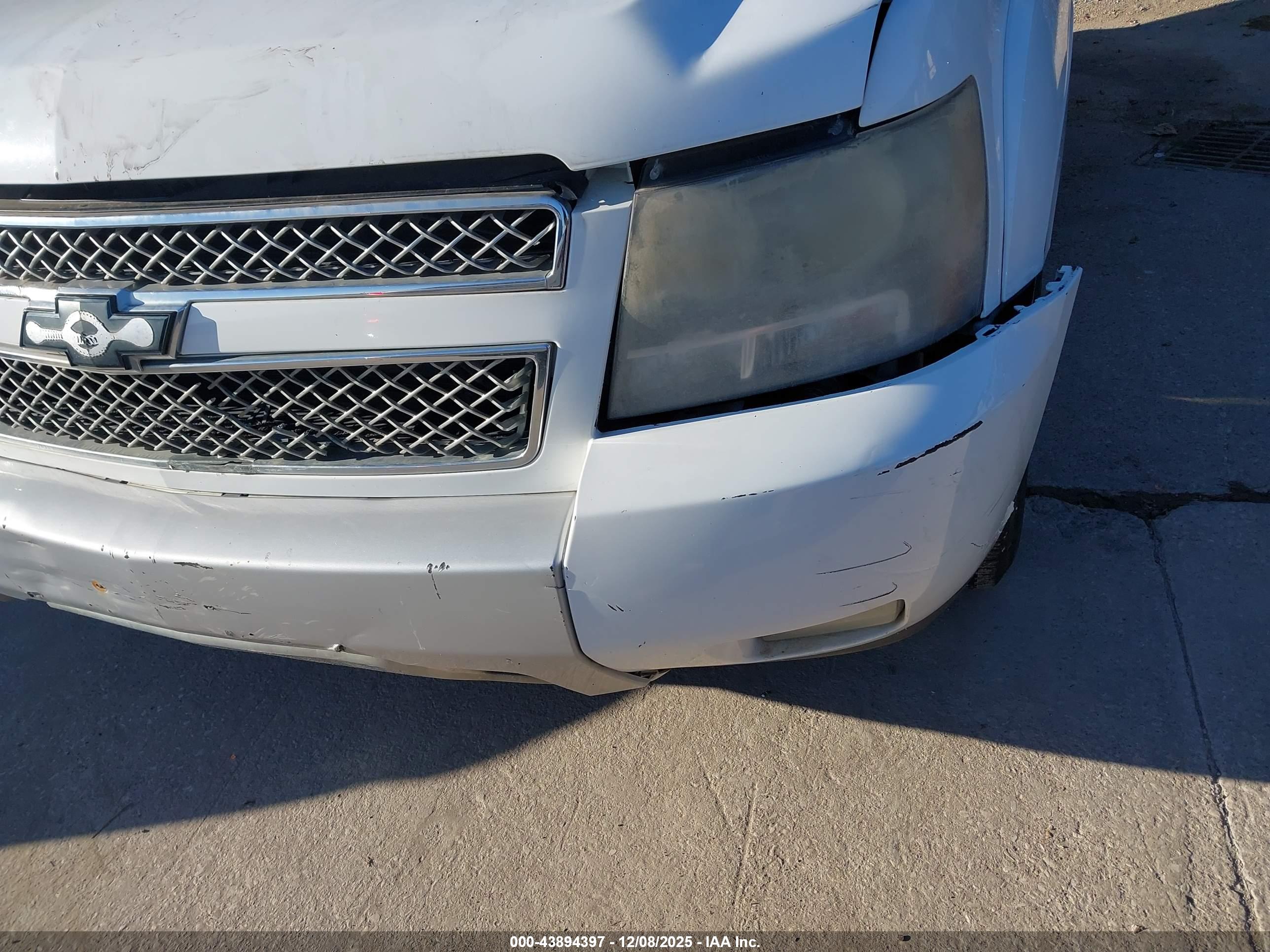 CHEVROLET TAHOE image 6