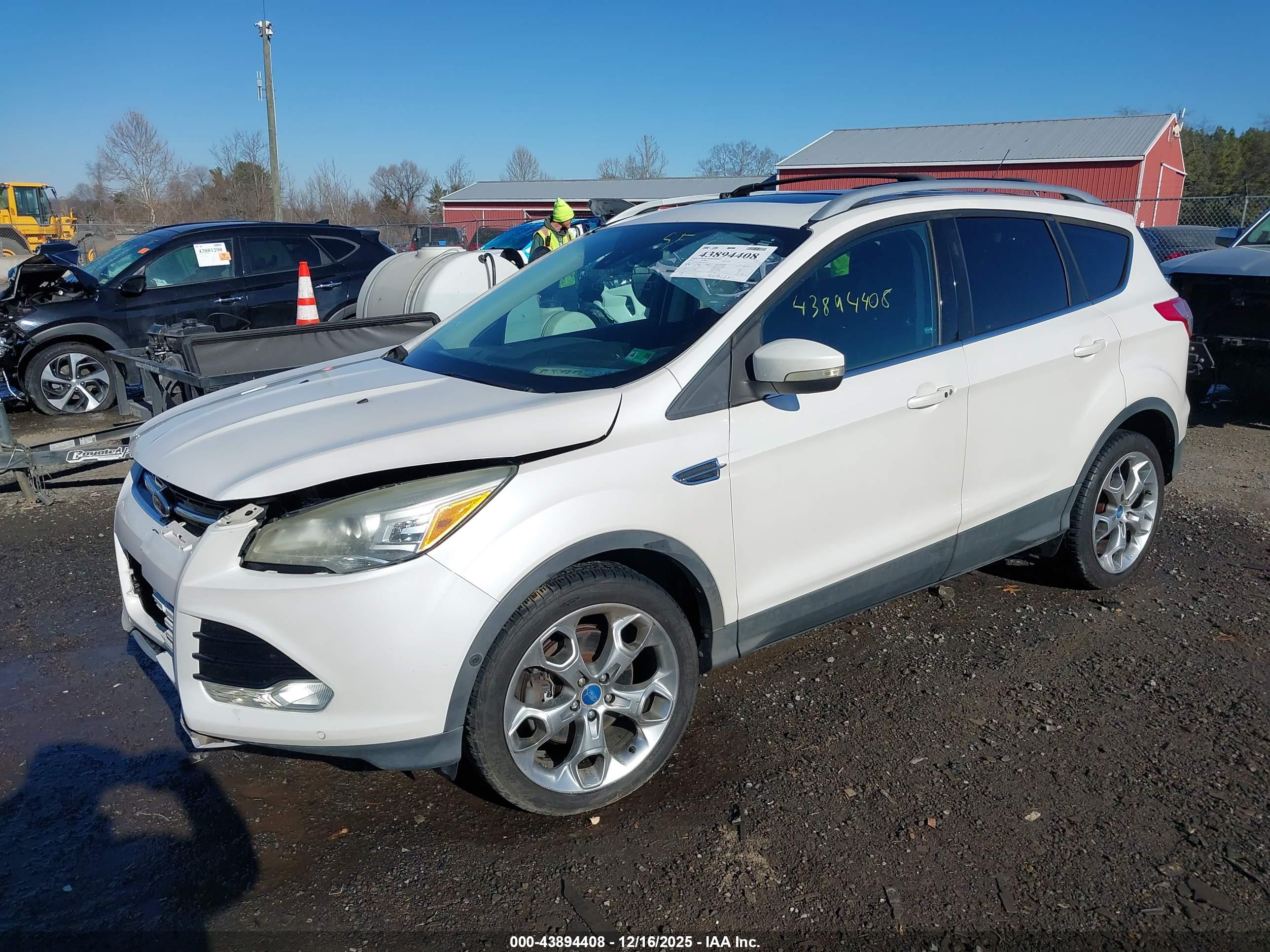 FORD ESCAPE image 2