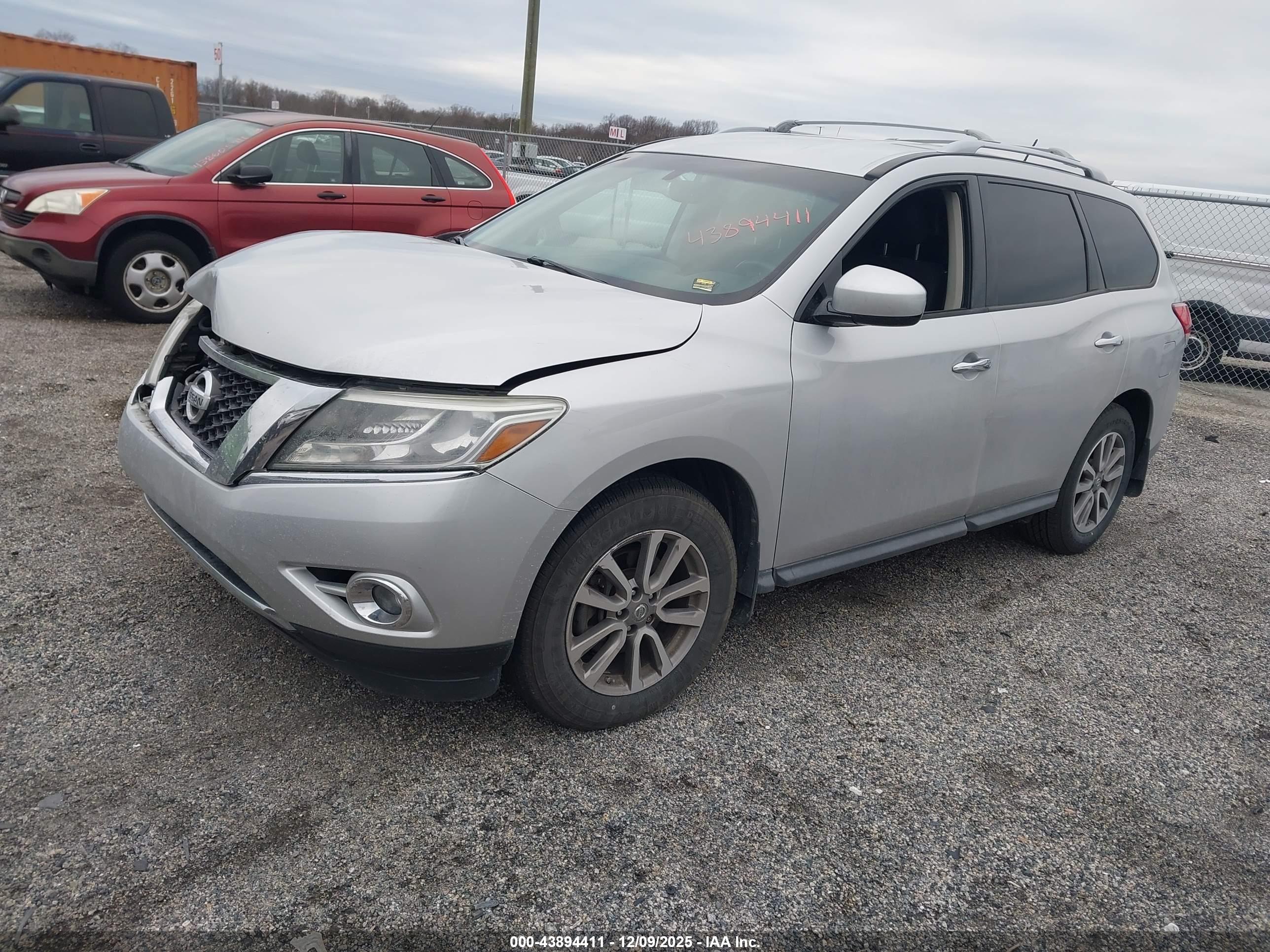 NISSAN PATHFINDER image 2