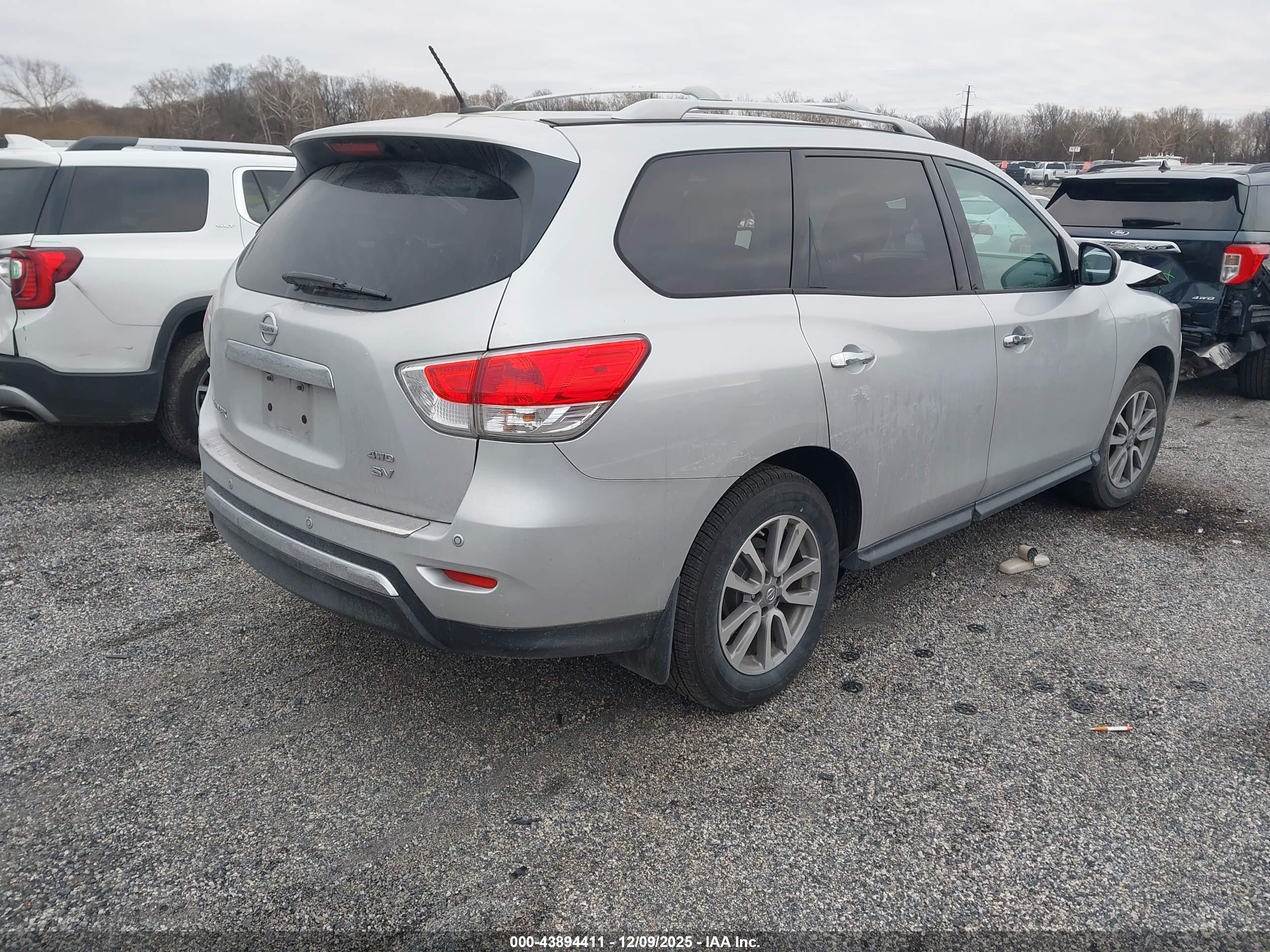 NISSAN PATHFINDER image 4