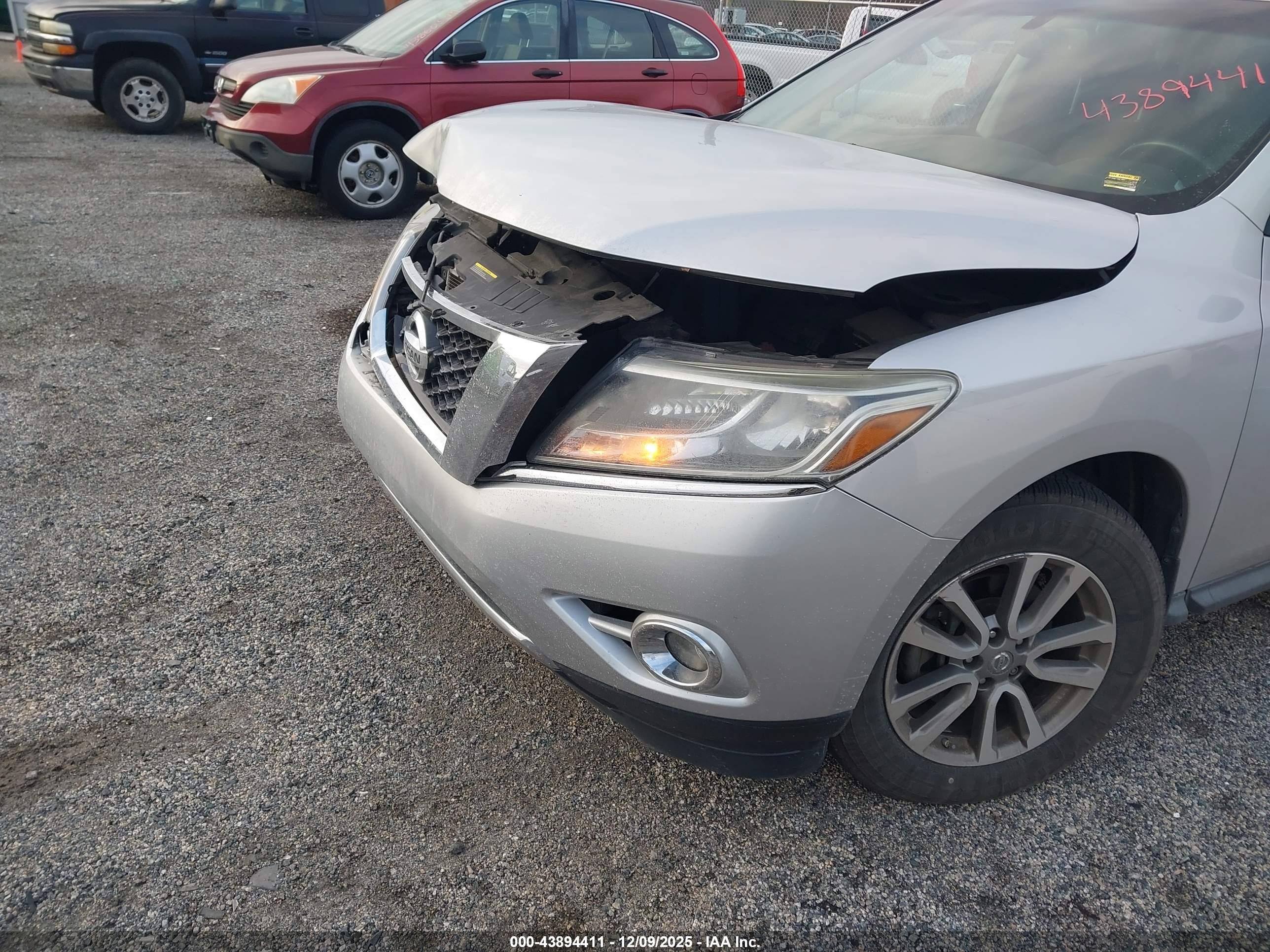 NISSAN PATHFINDER image 6
