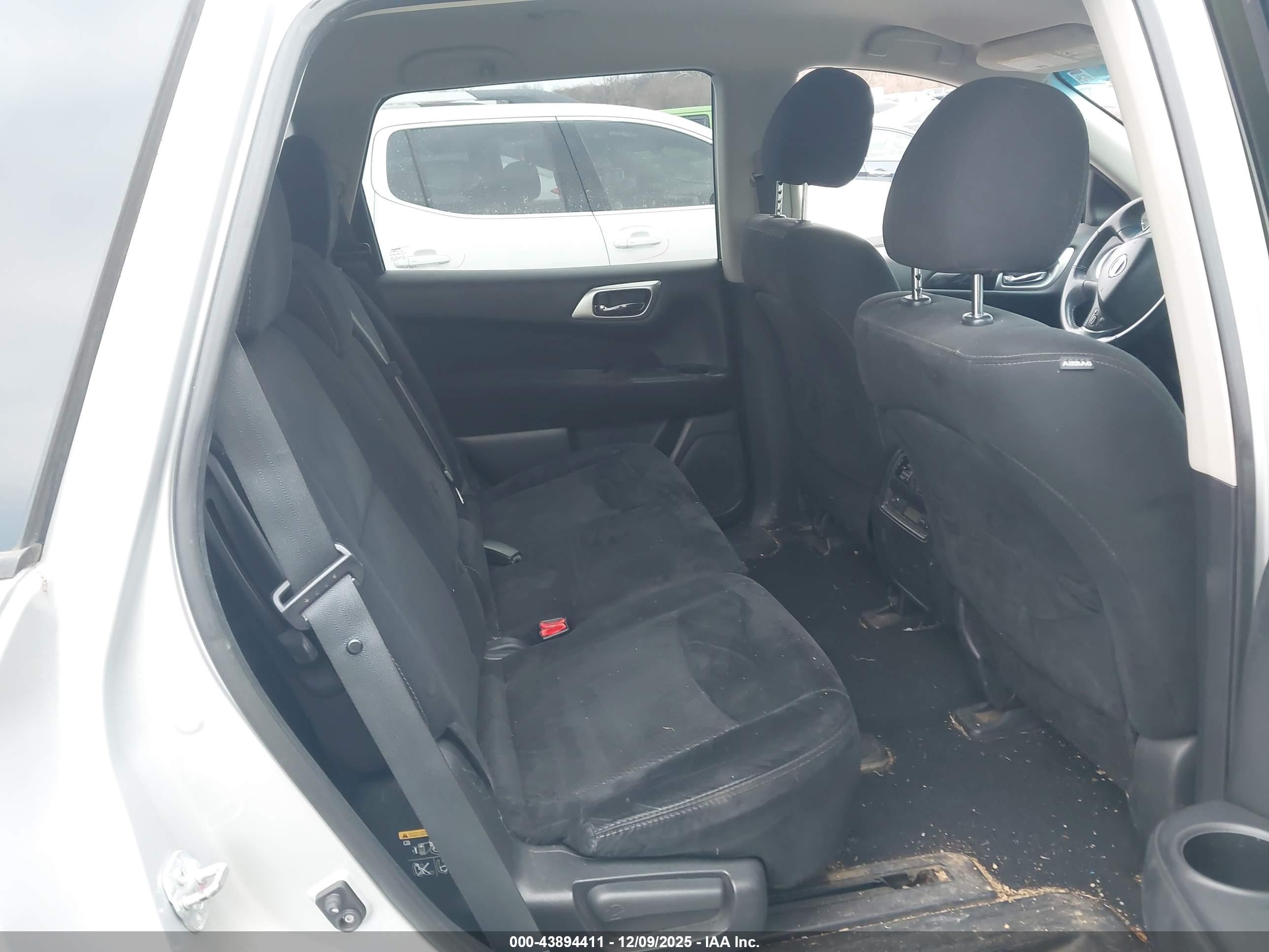 NISSAN PATHFINDER image 8
