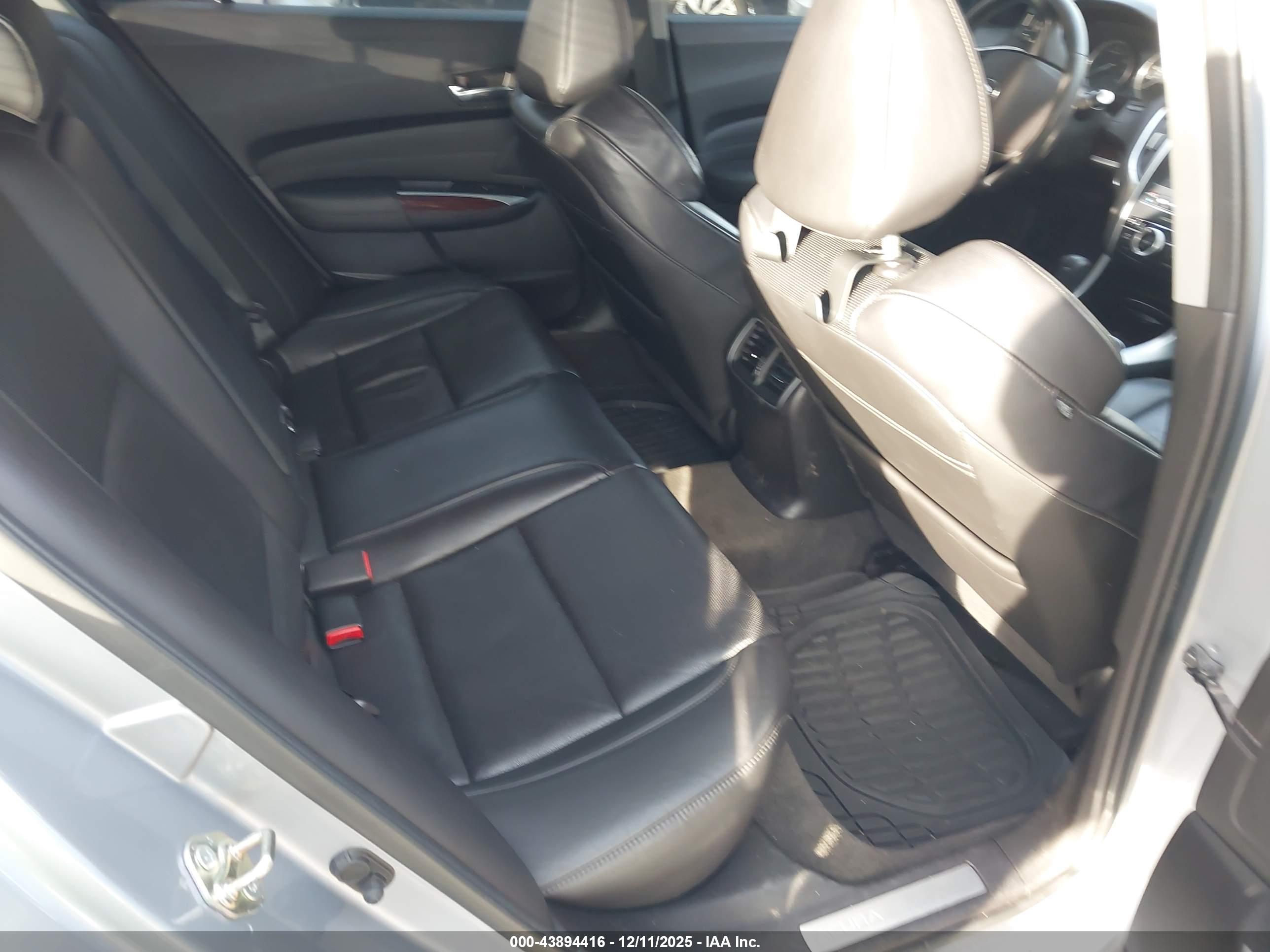 ACURA TLX image 8