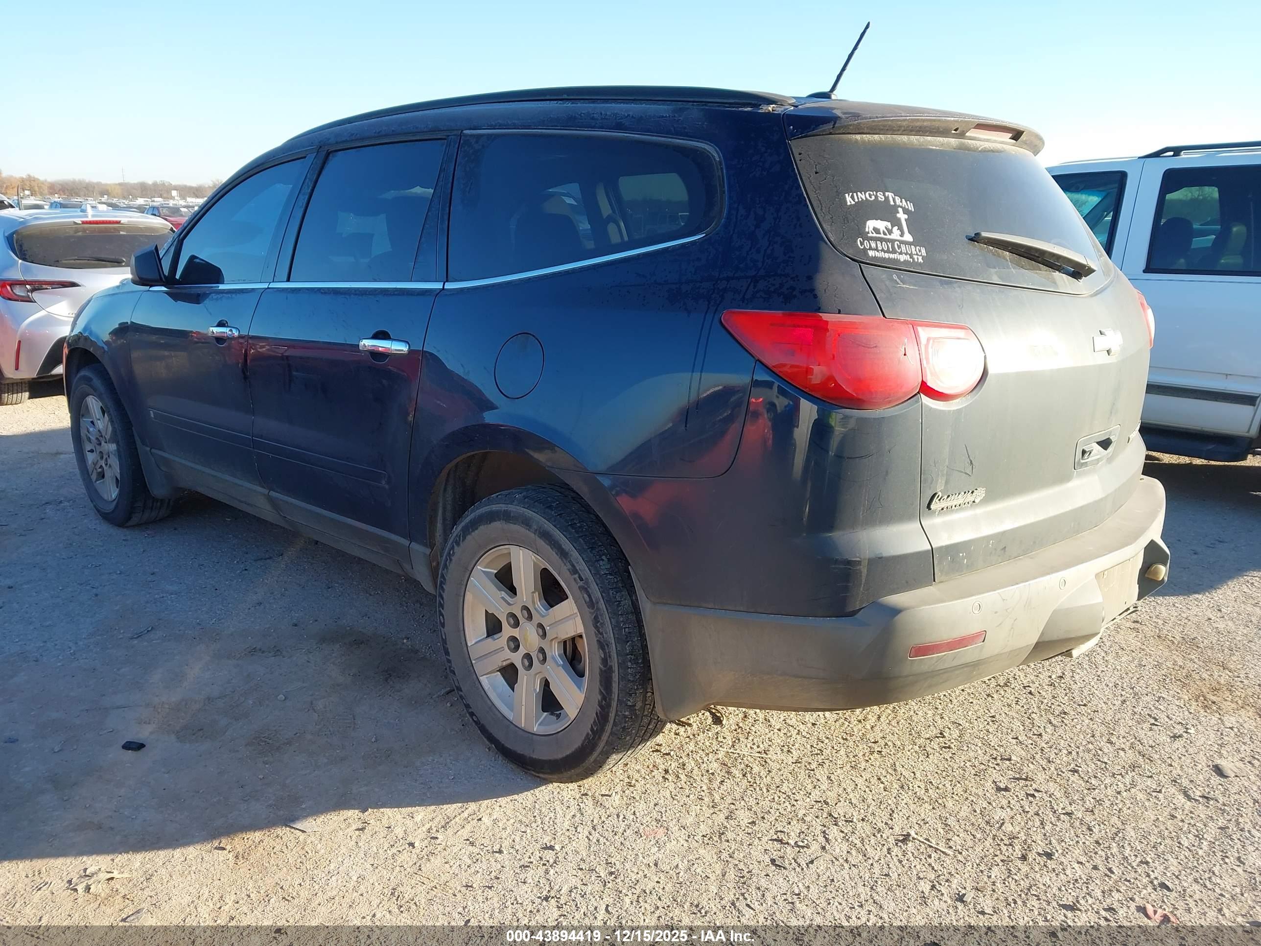 CHEVROLET TRAVERSE image 3
