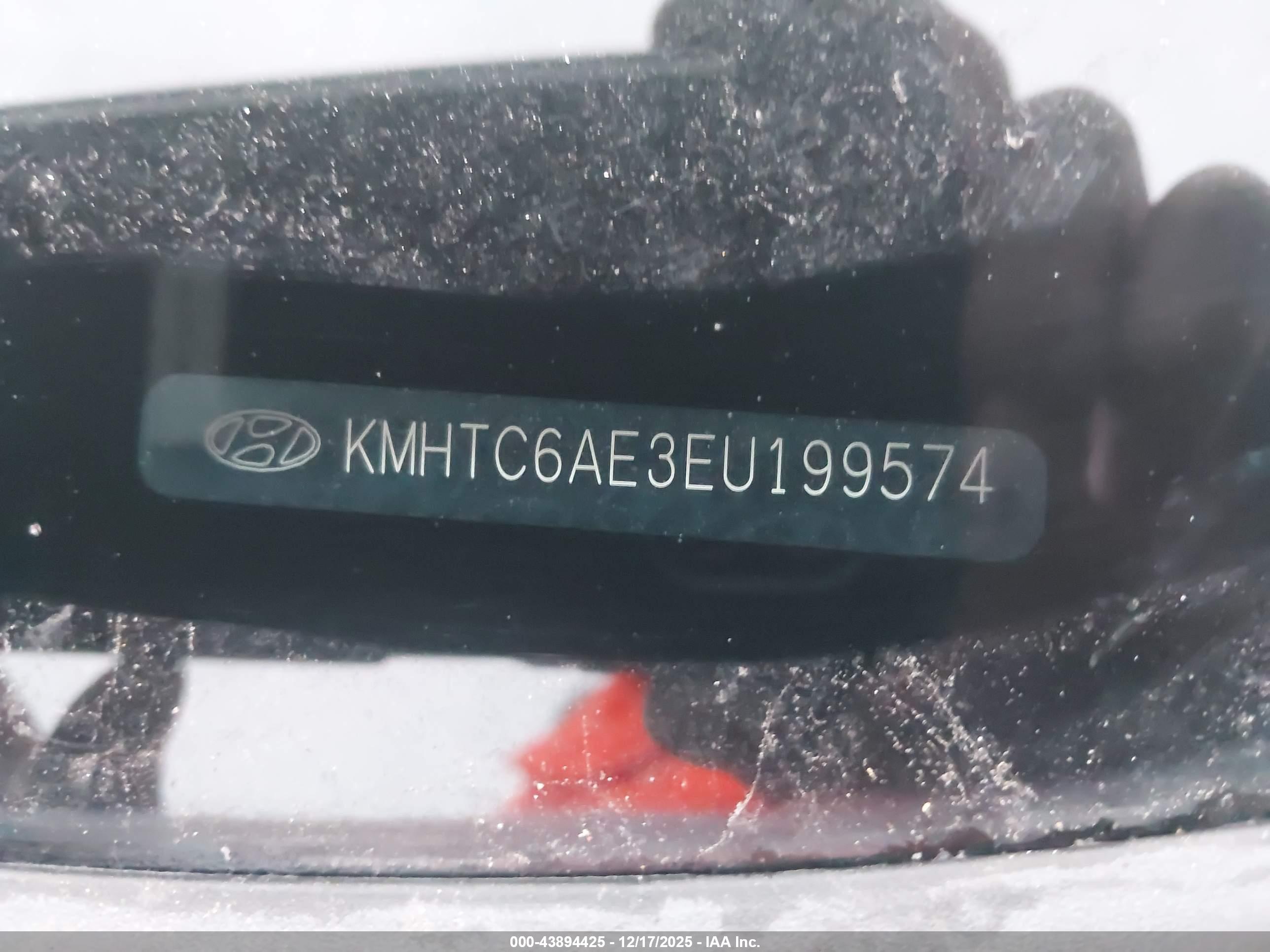 HYUNDAI VELOSTER image 9
