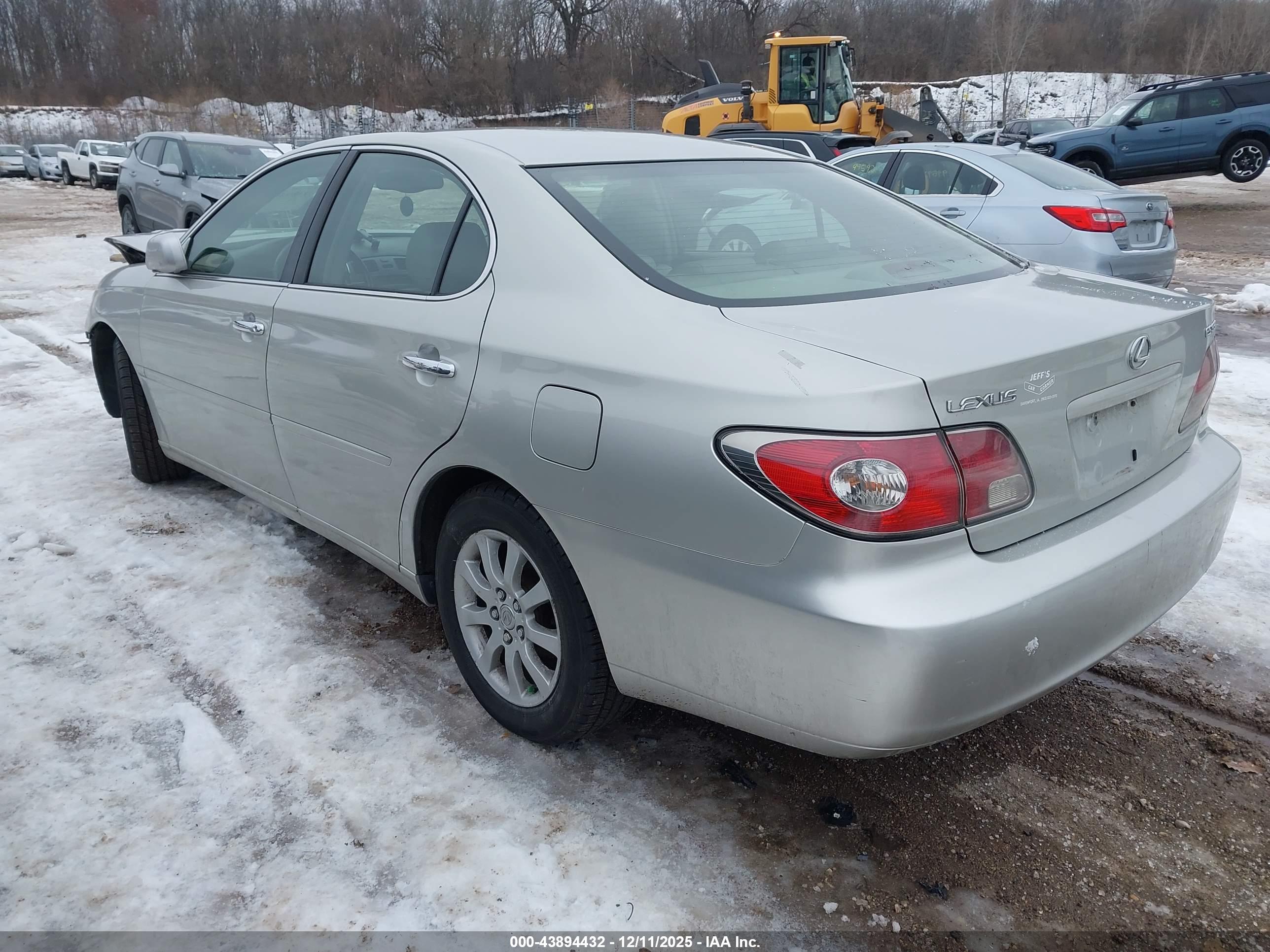 LEXUS ES image 3