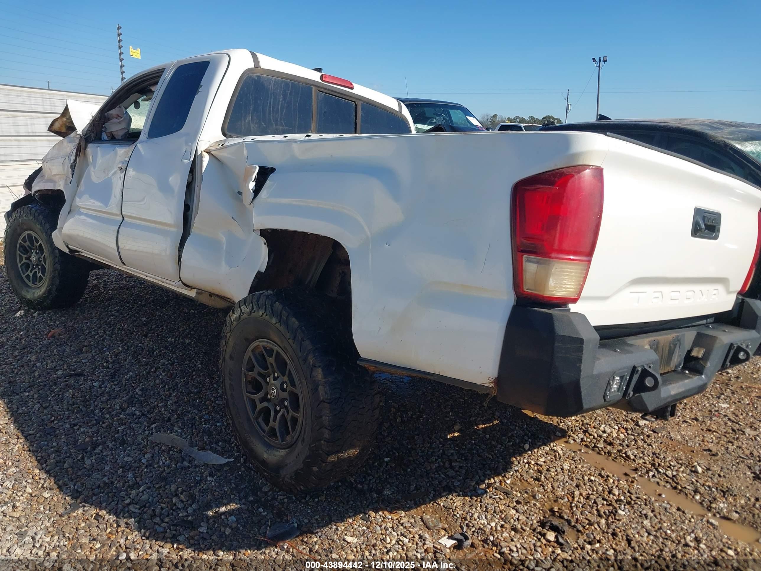 TOYOTA TACOMA image 3