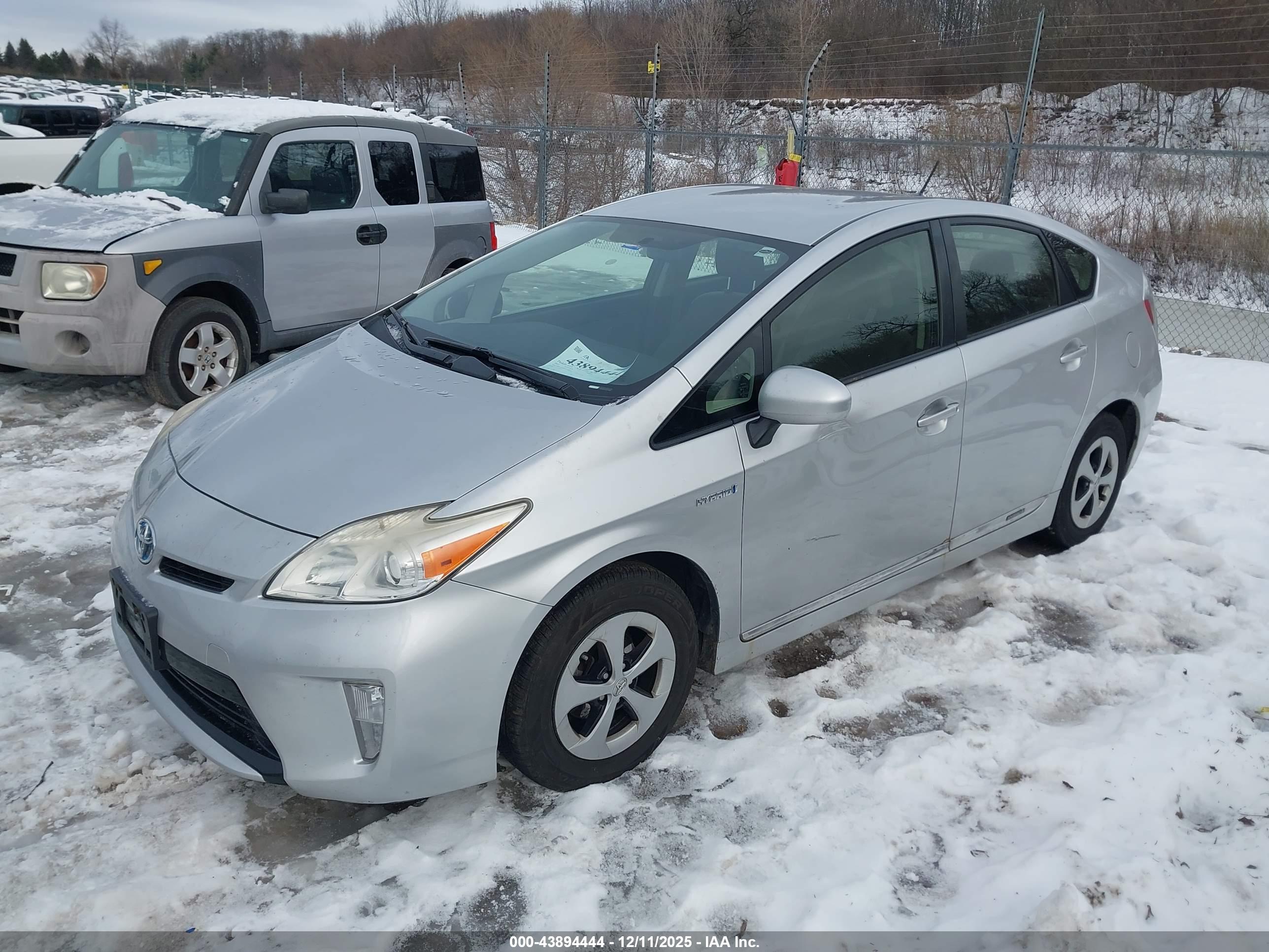 TOYOTA PRIUS image 2
