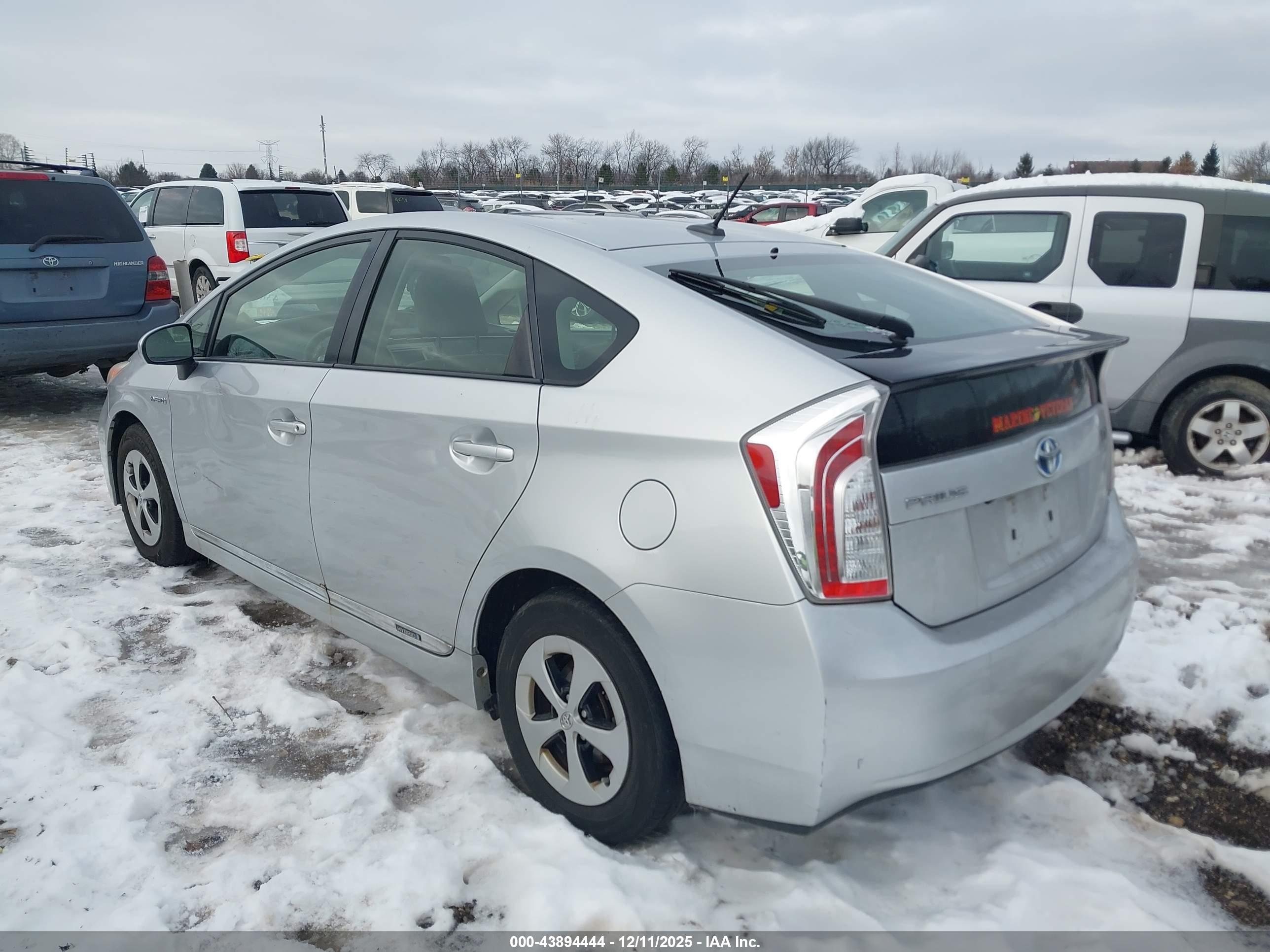 TOYOTA PRIUS image 3