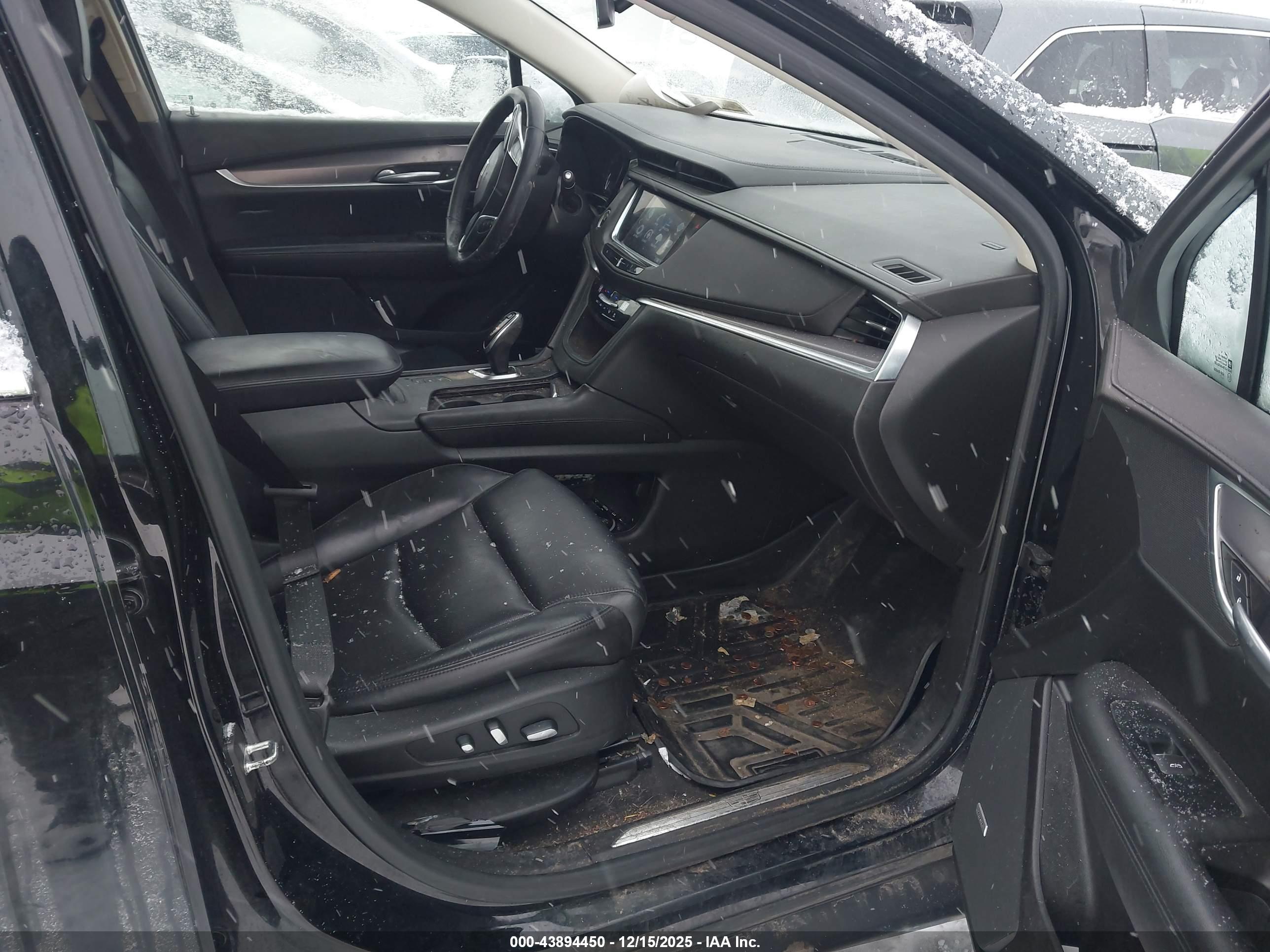 CADILLAC XT5 image 5