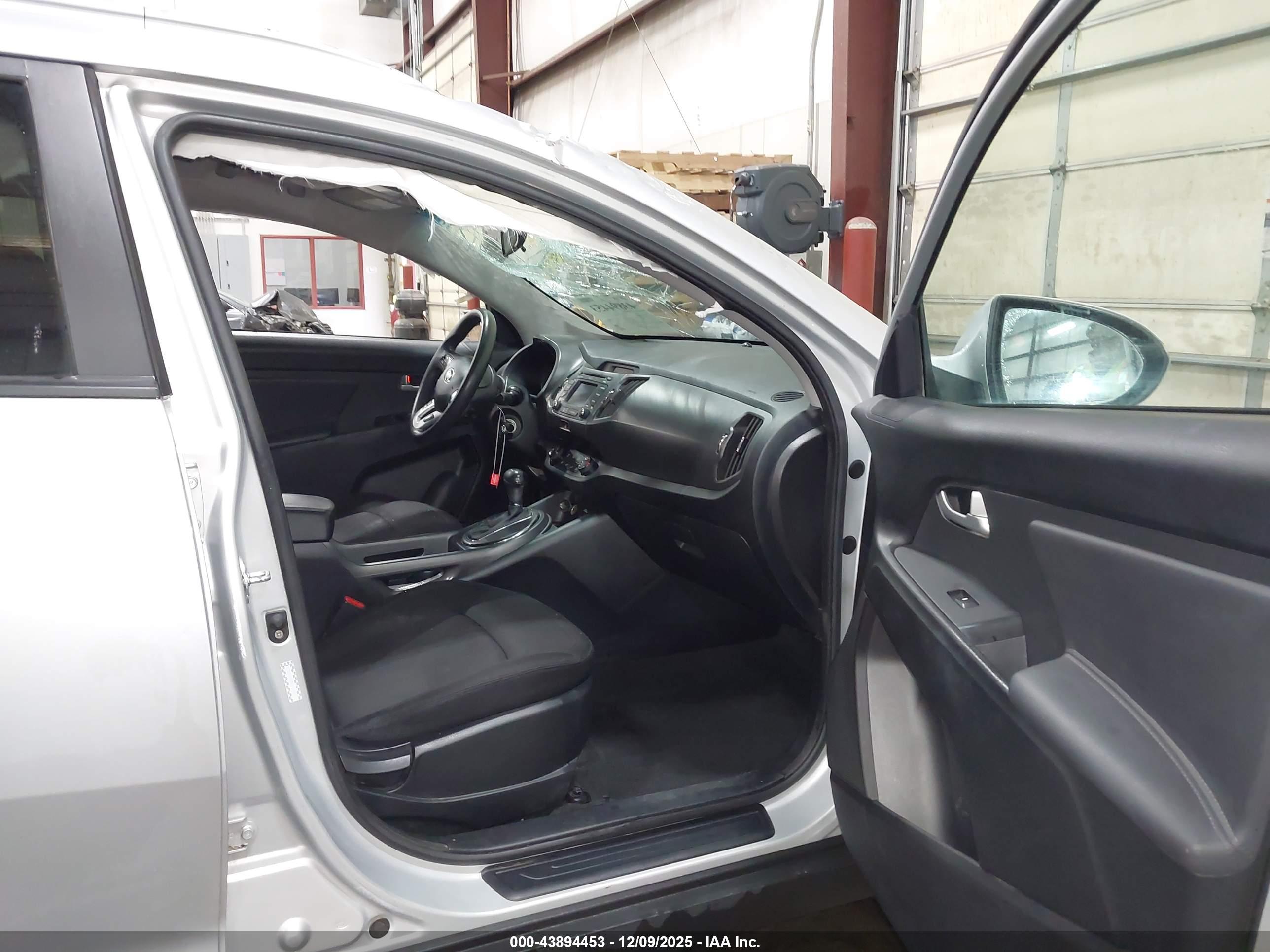 KIA SPORTAGE image 5