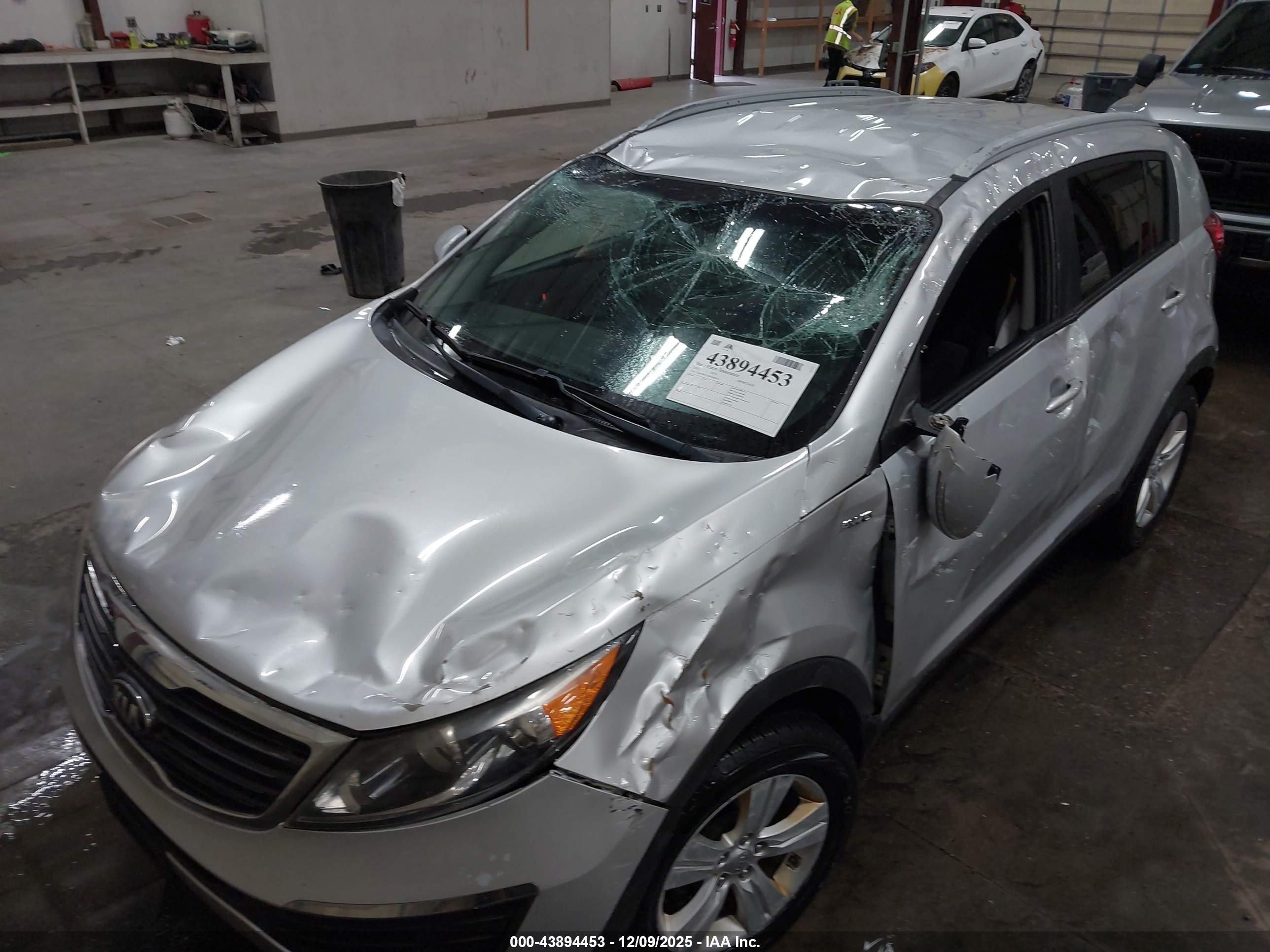 KIA SPORTAGE image 6
