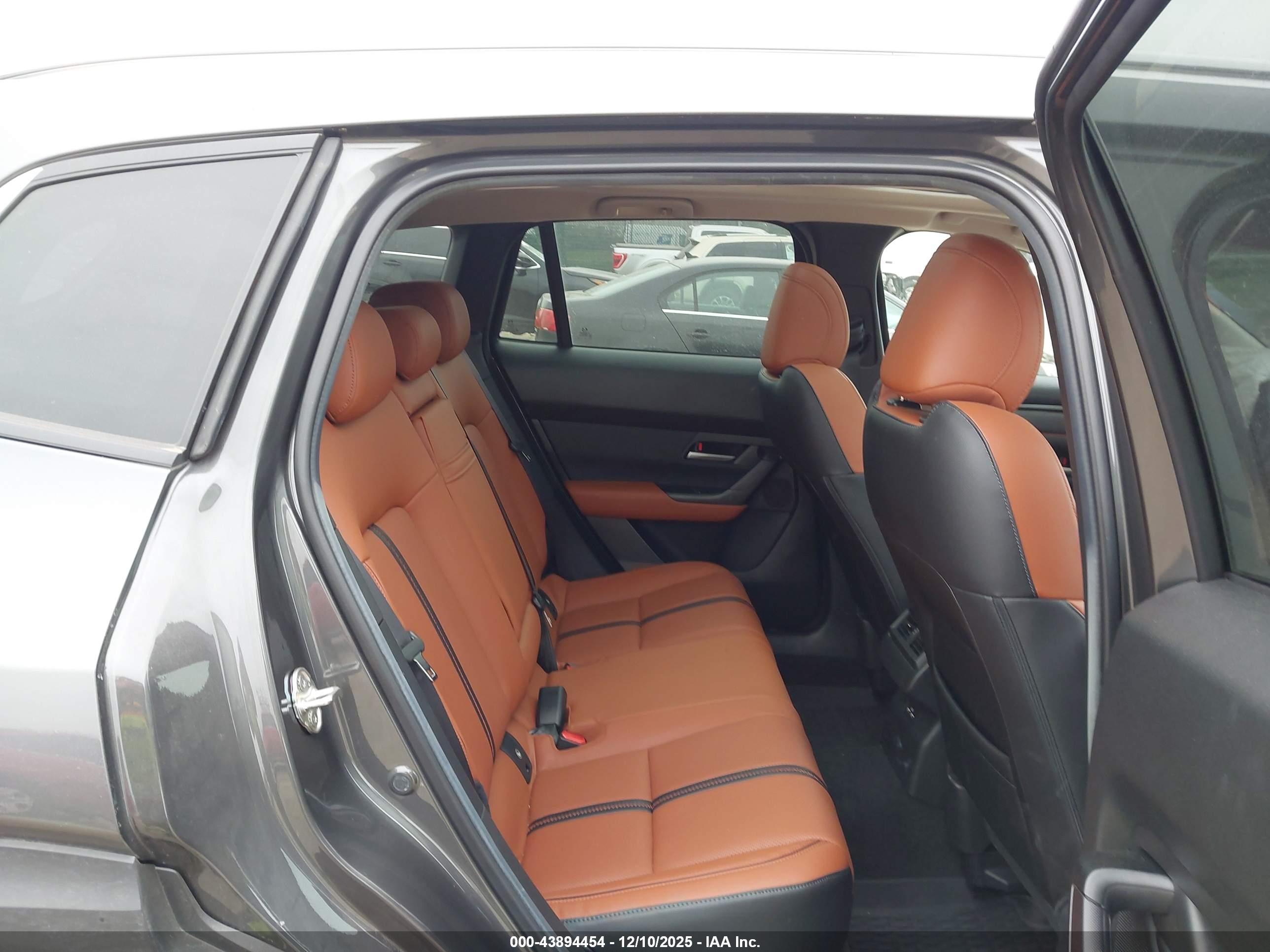 MAZDA CX-50 image 8