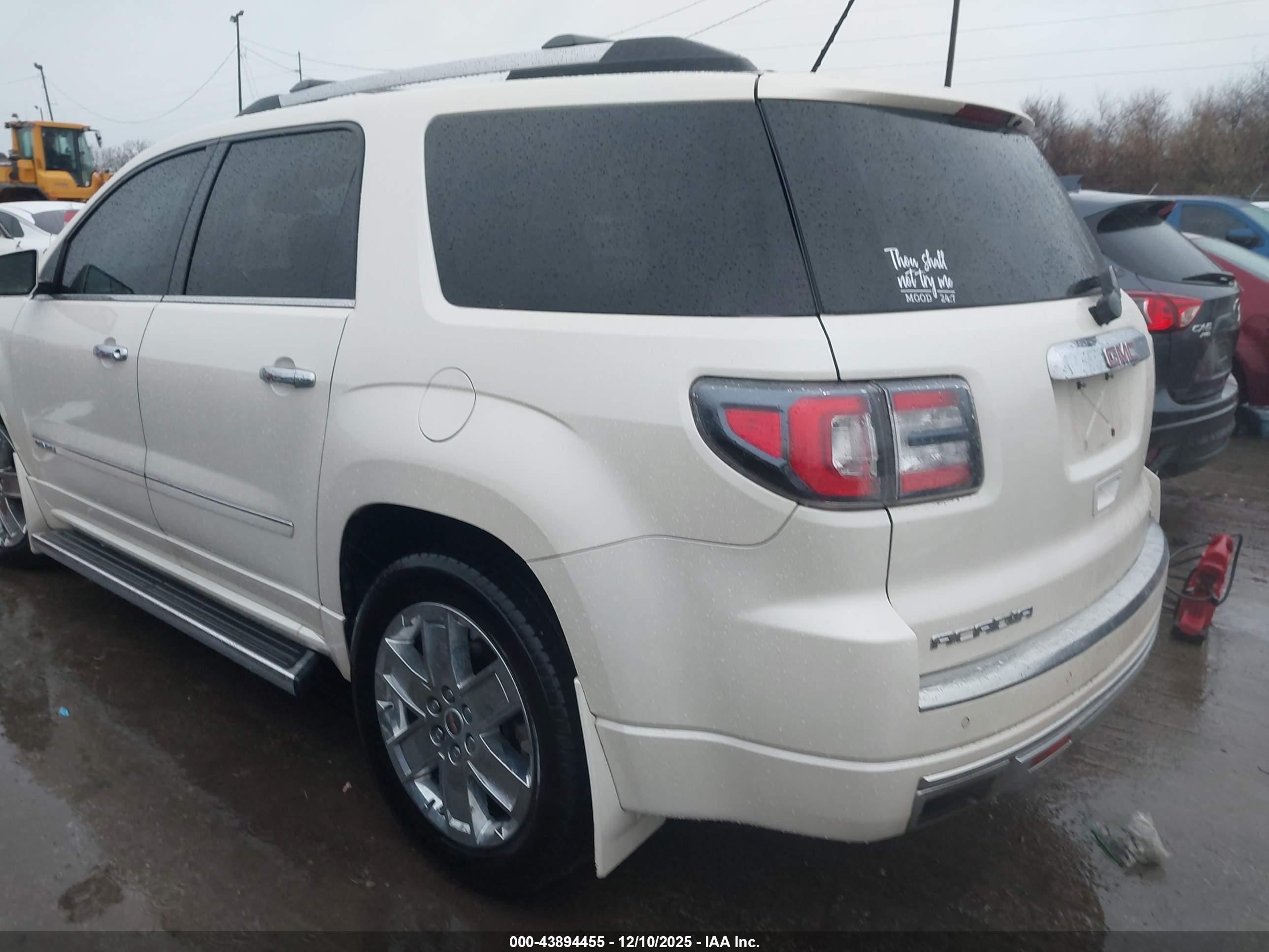GMC ACADIA image 3