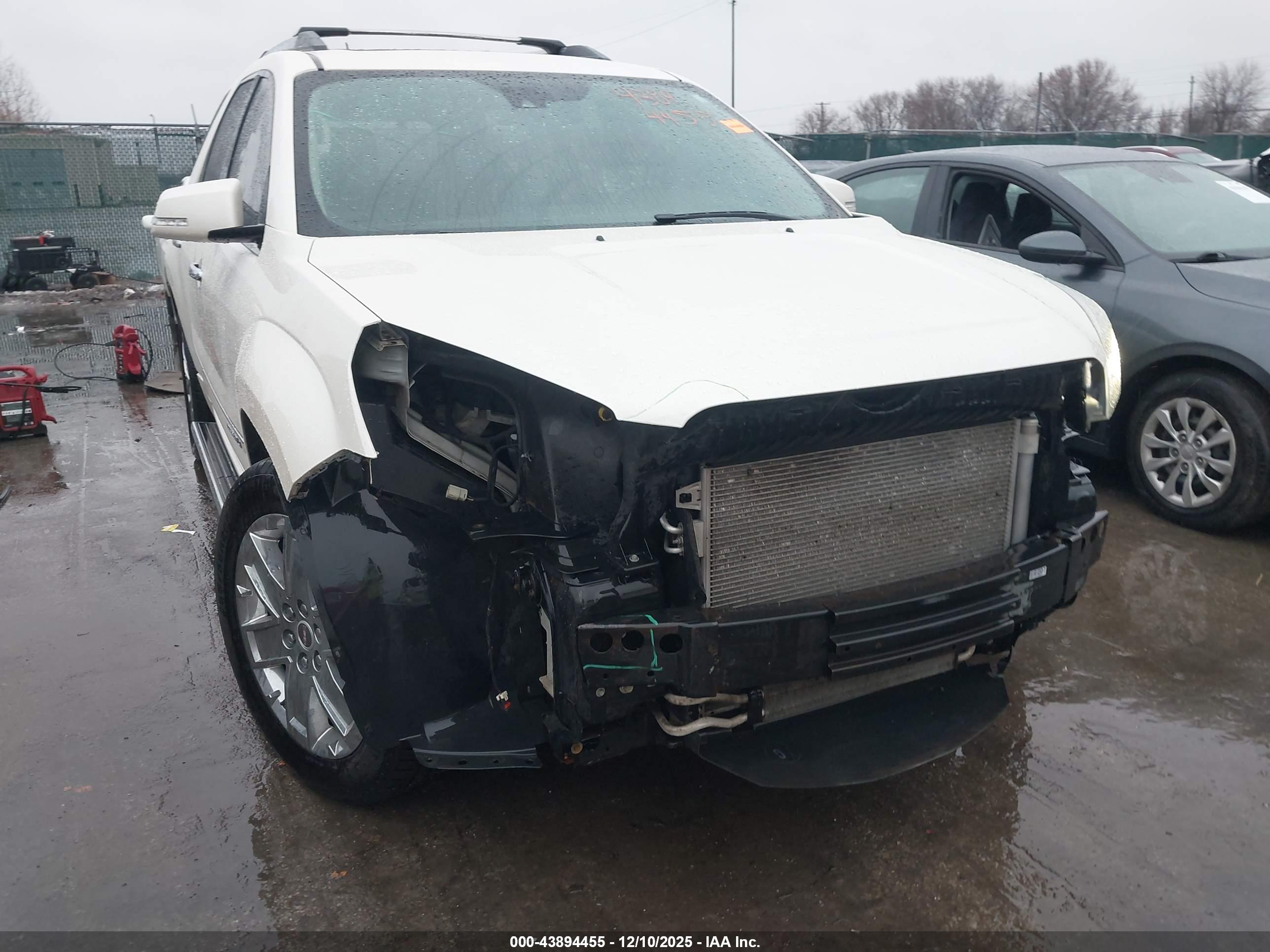 GMC ACADIA image 6