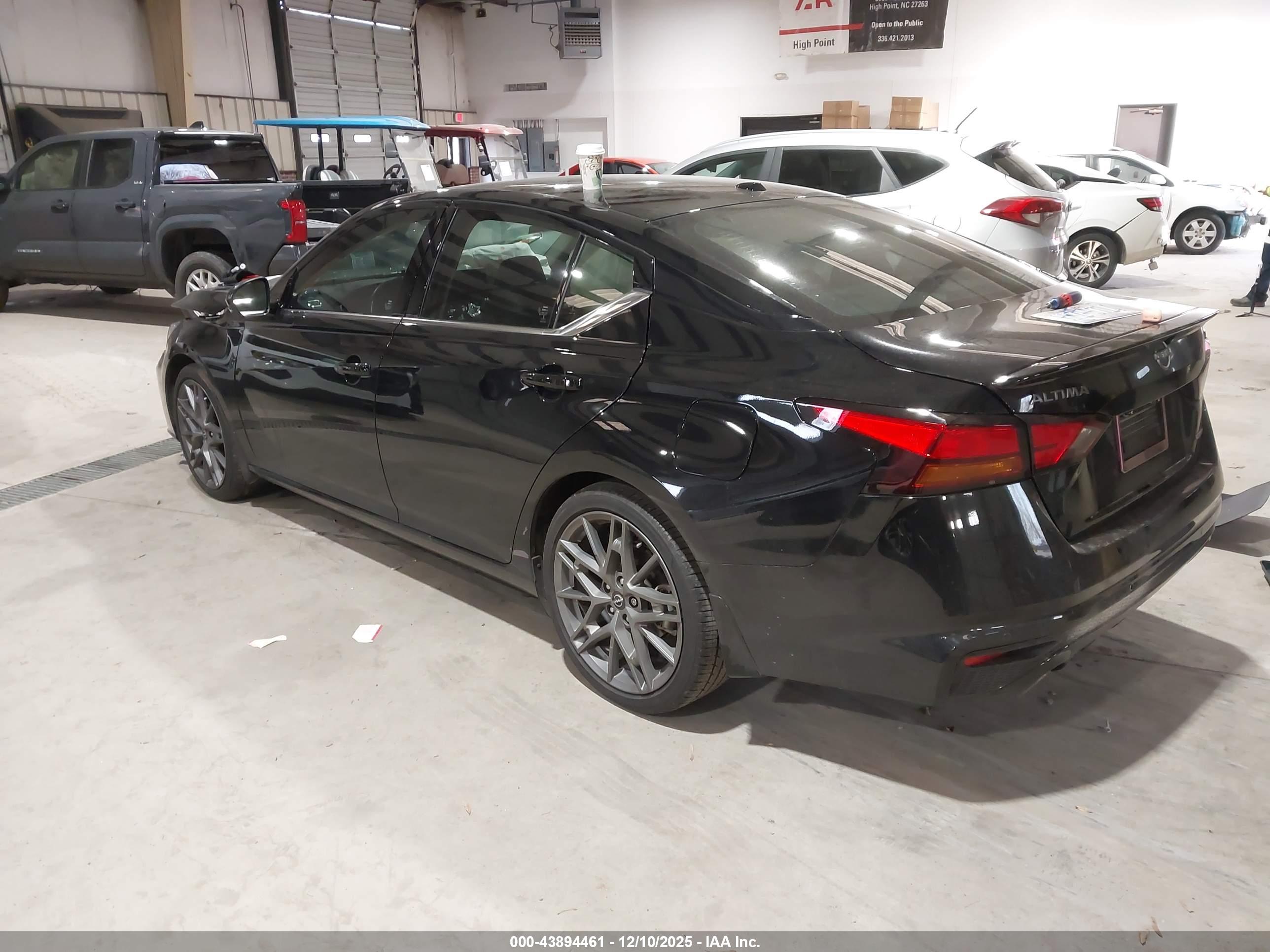 NISSAN ALTIMA image 3