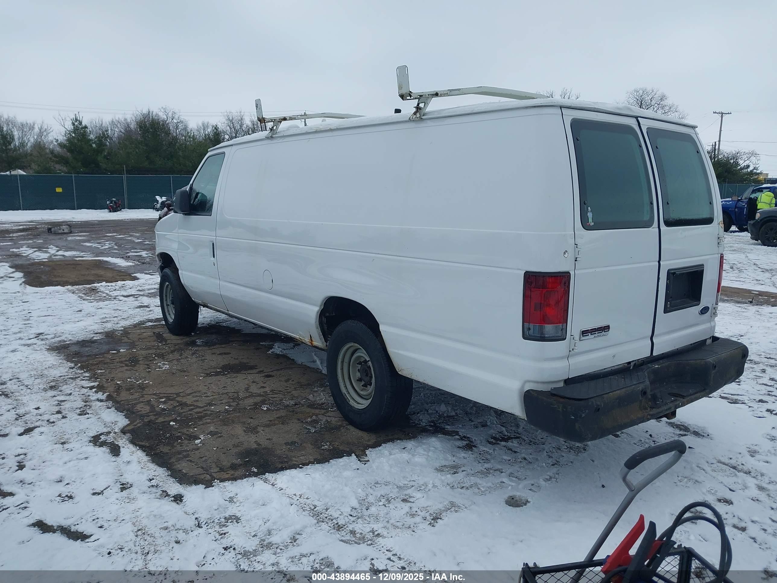 FORD E-250 image 3