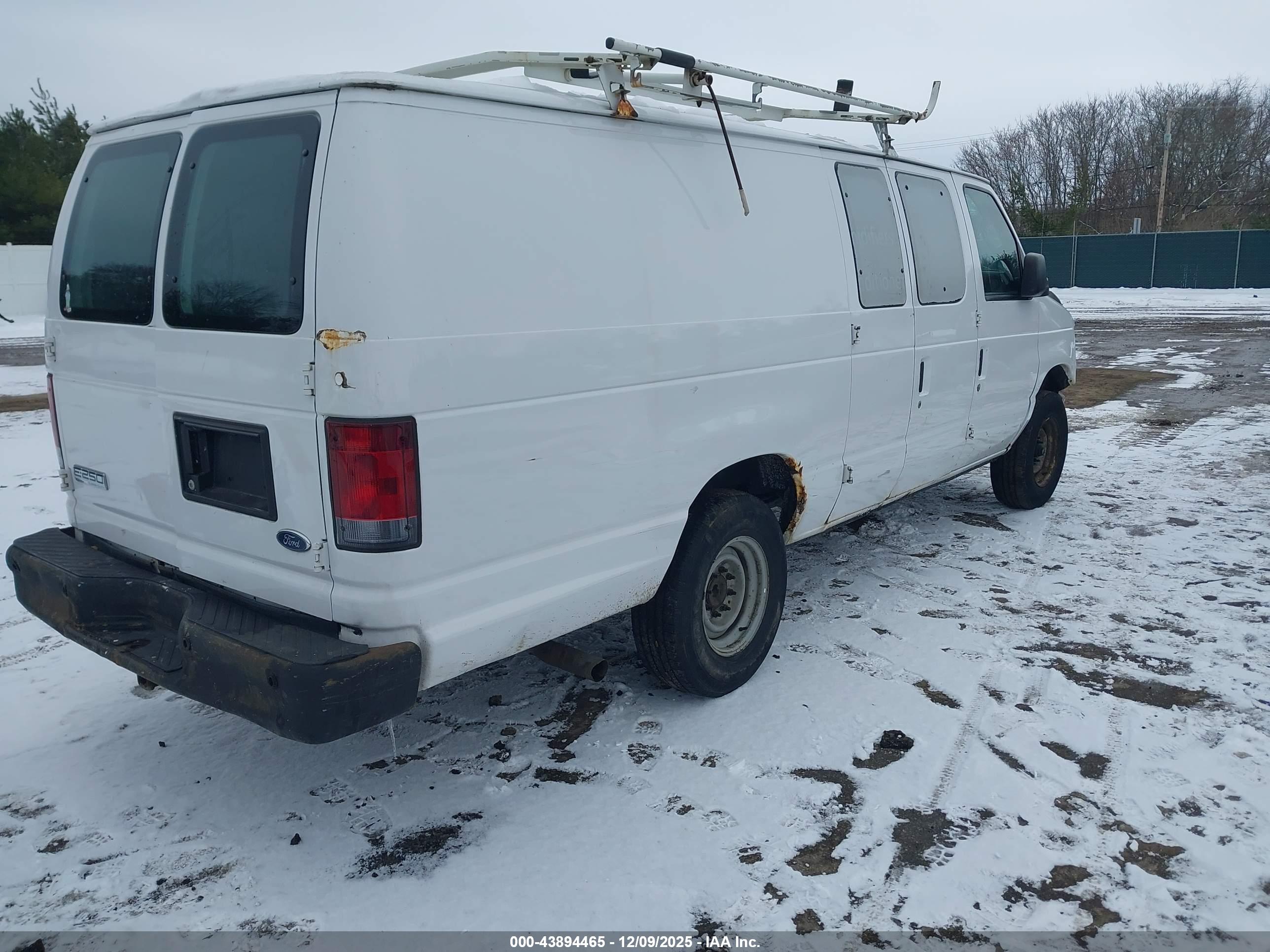 FORD E-250 image 4