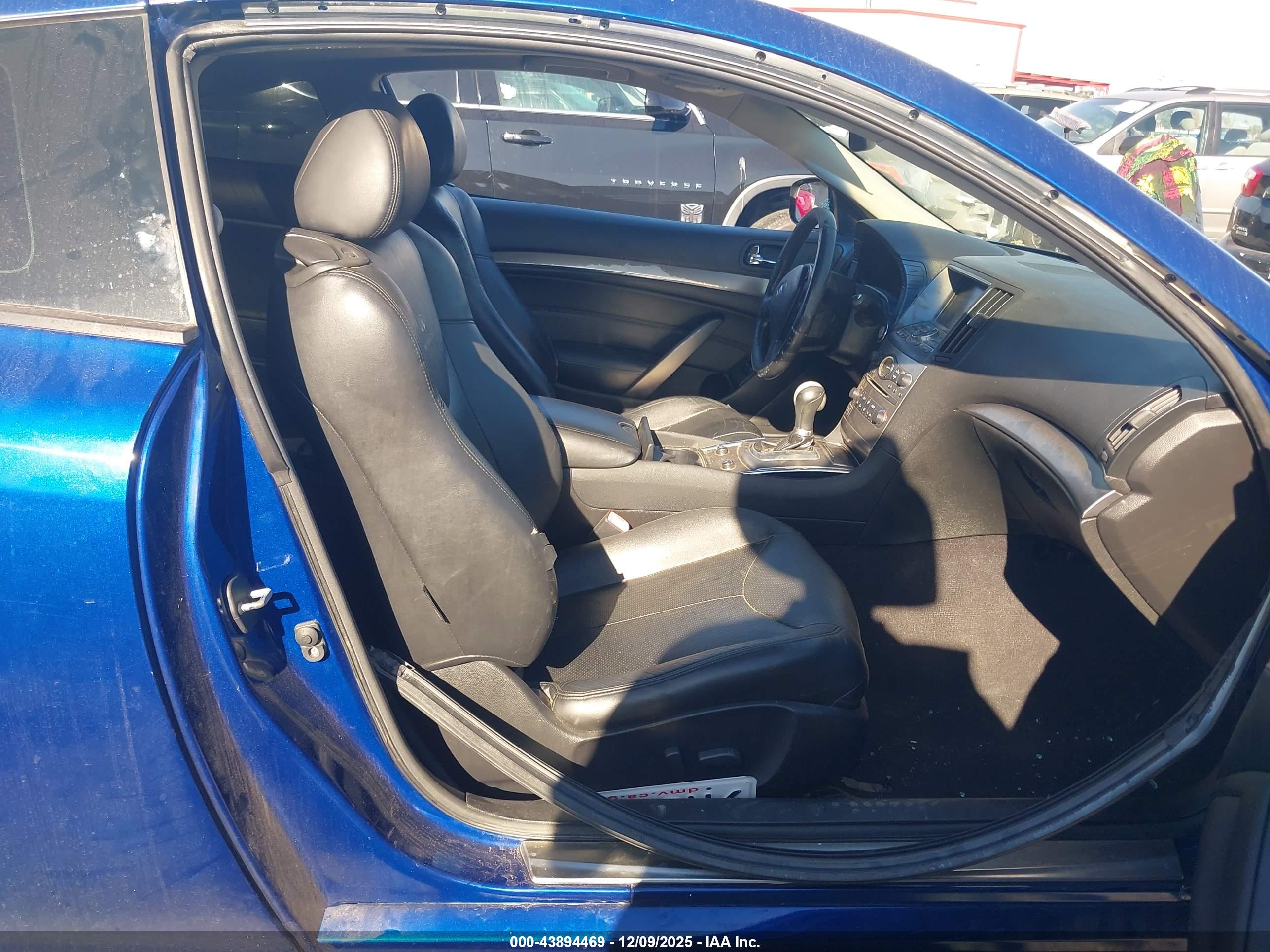 INFINITI G37 image 5