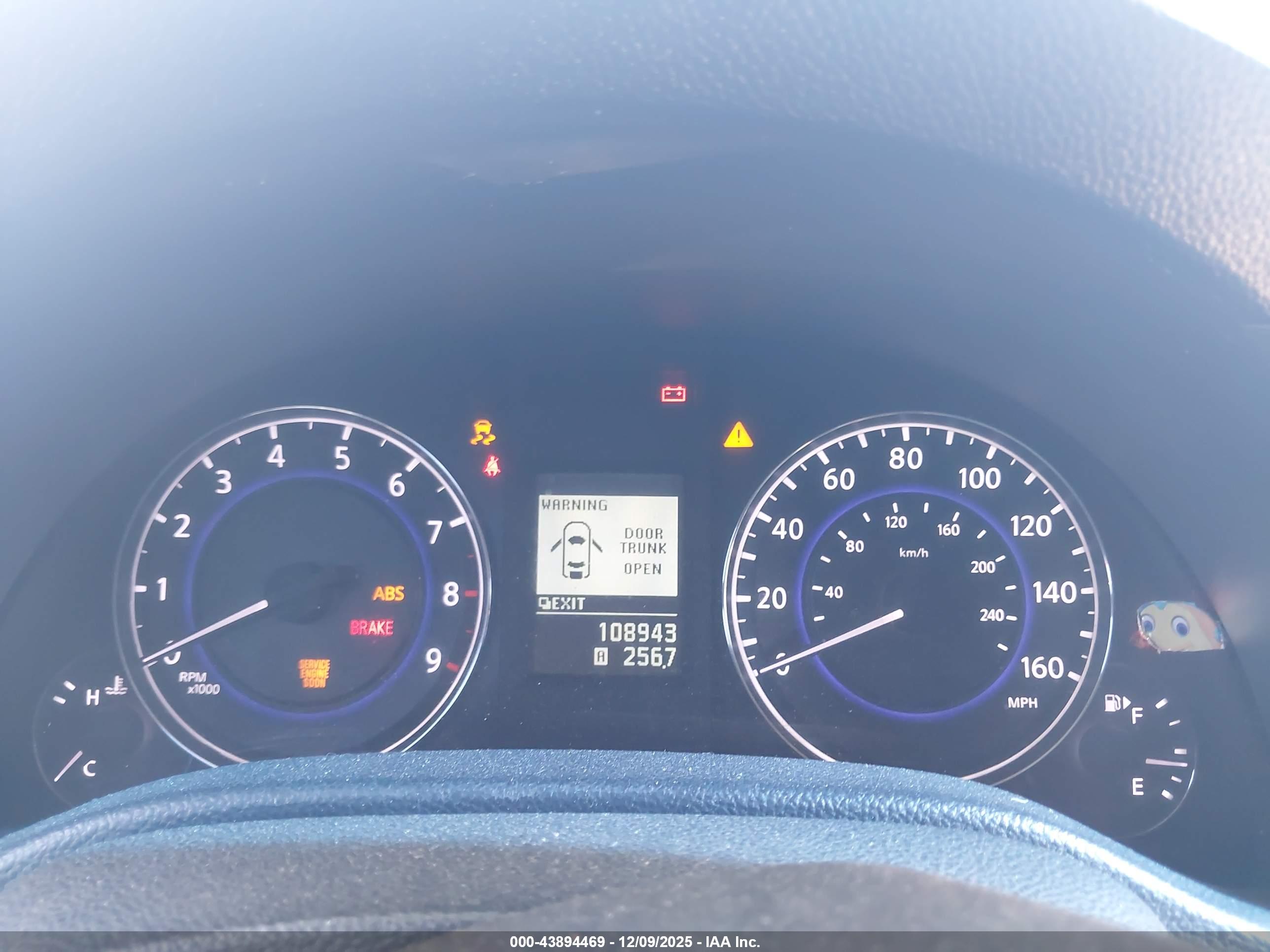 INFINITI G37 image 7