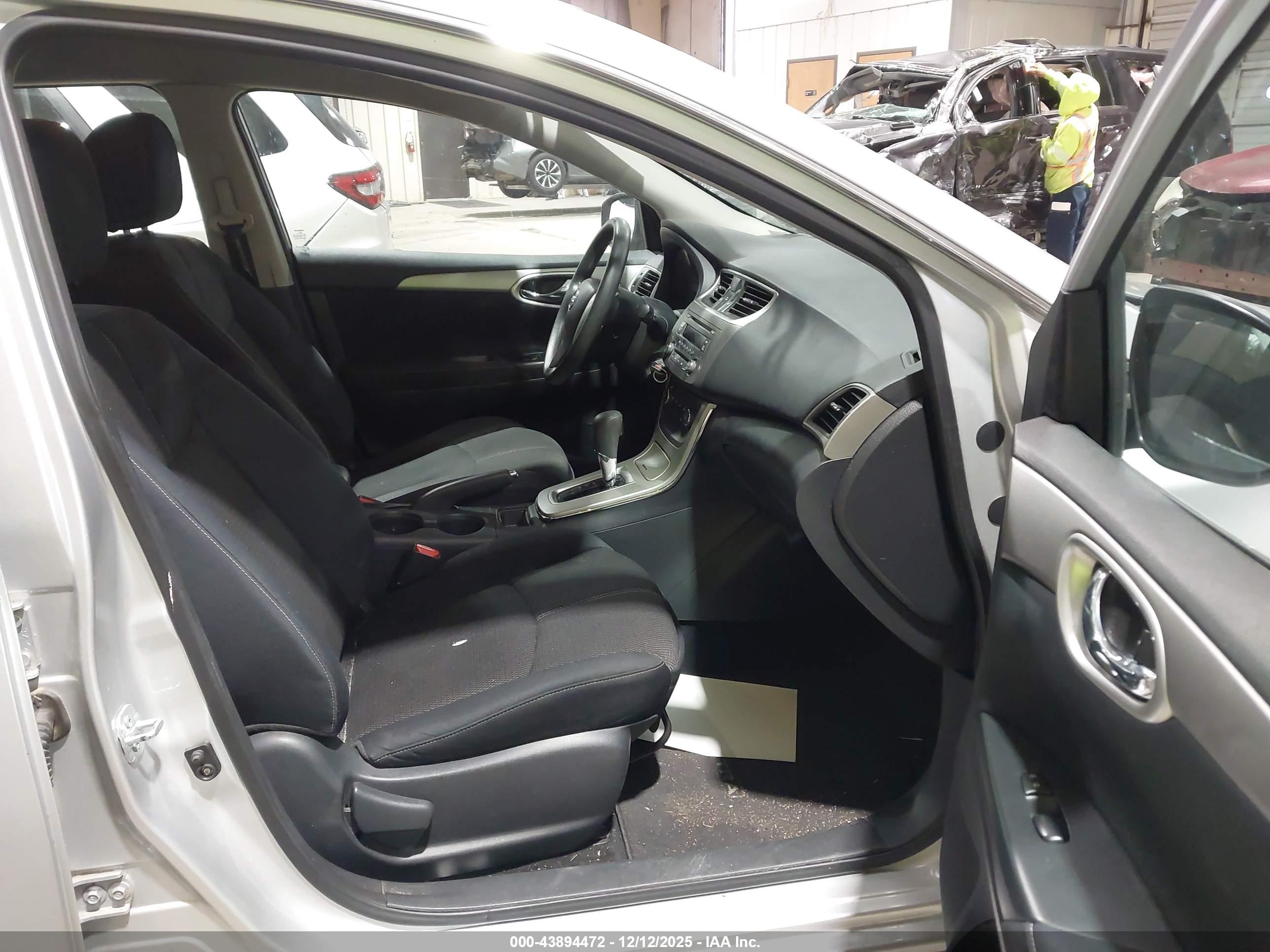 NISSAN SENTRA image 5