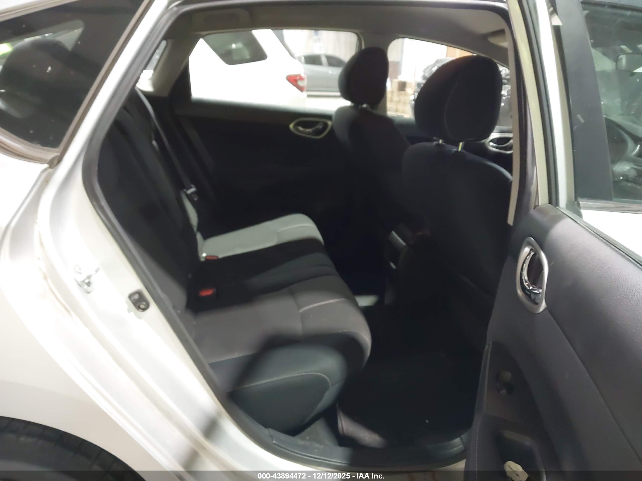 NISSAN SENTRA image 8