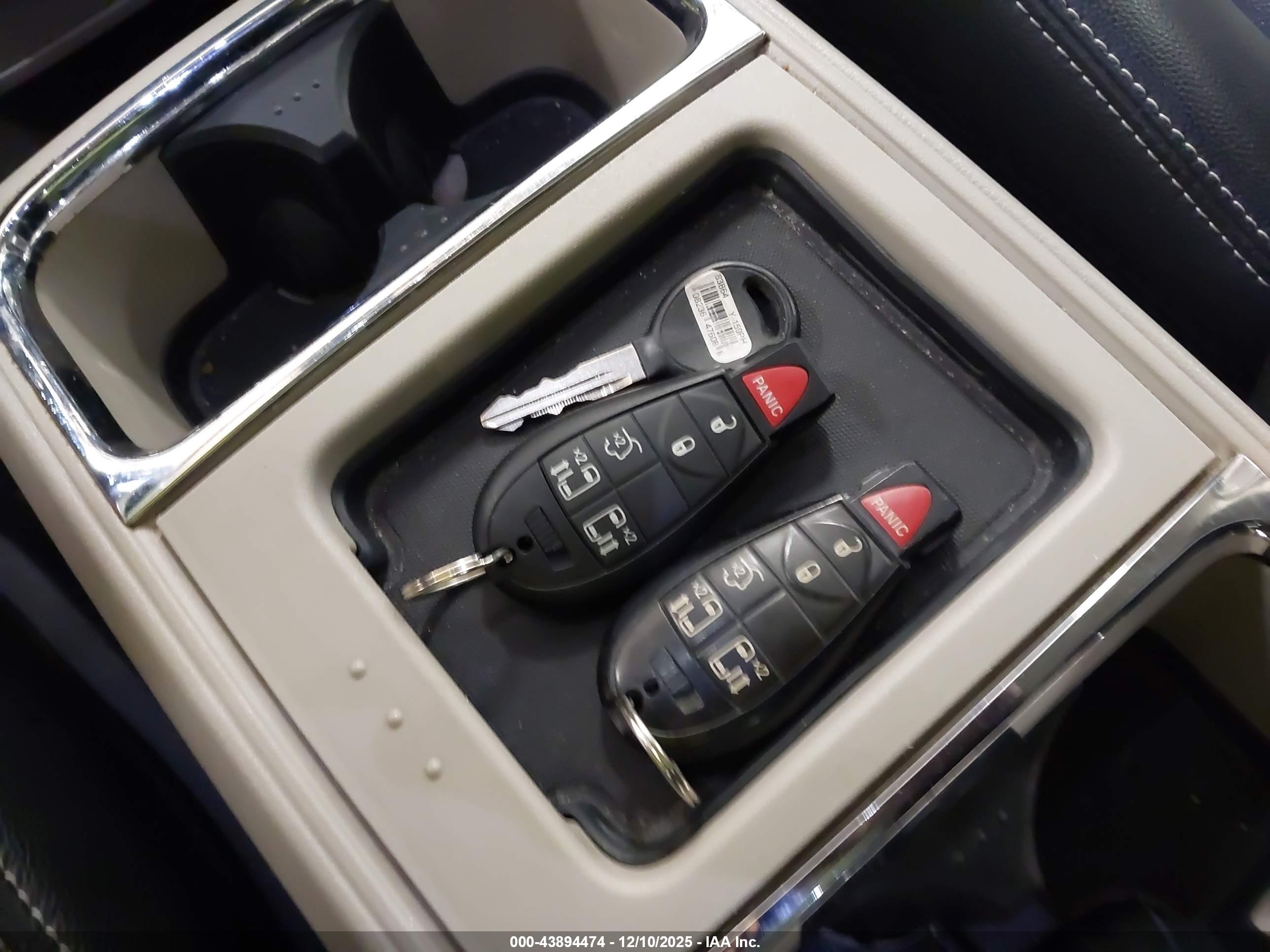 CHRYSLER TOWN image 11