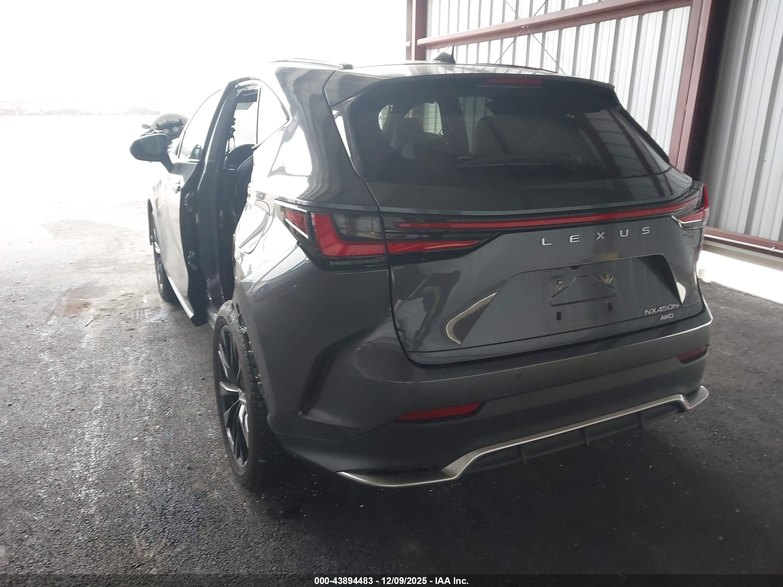 LEXUS NX image 3