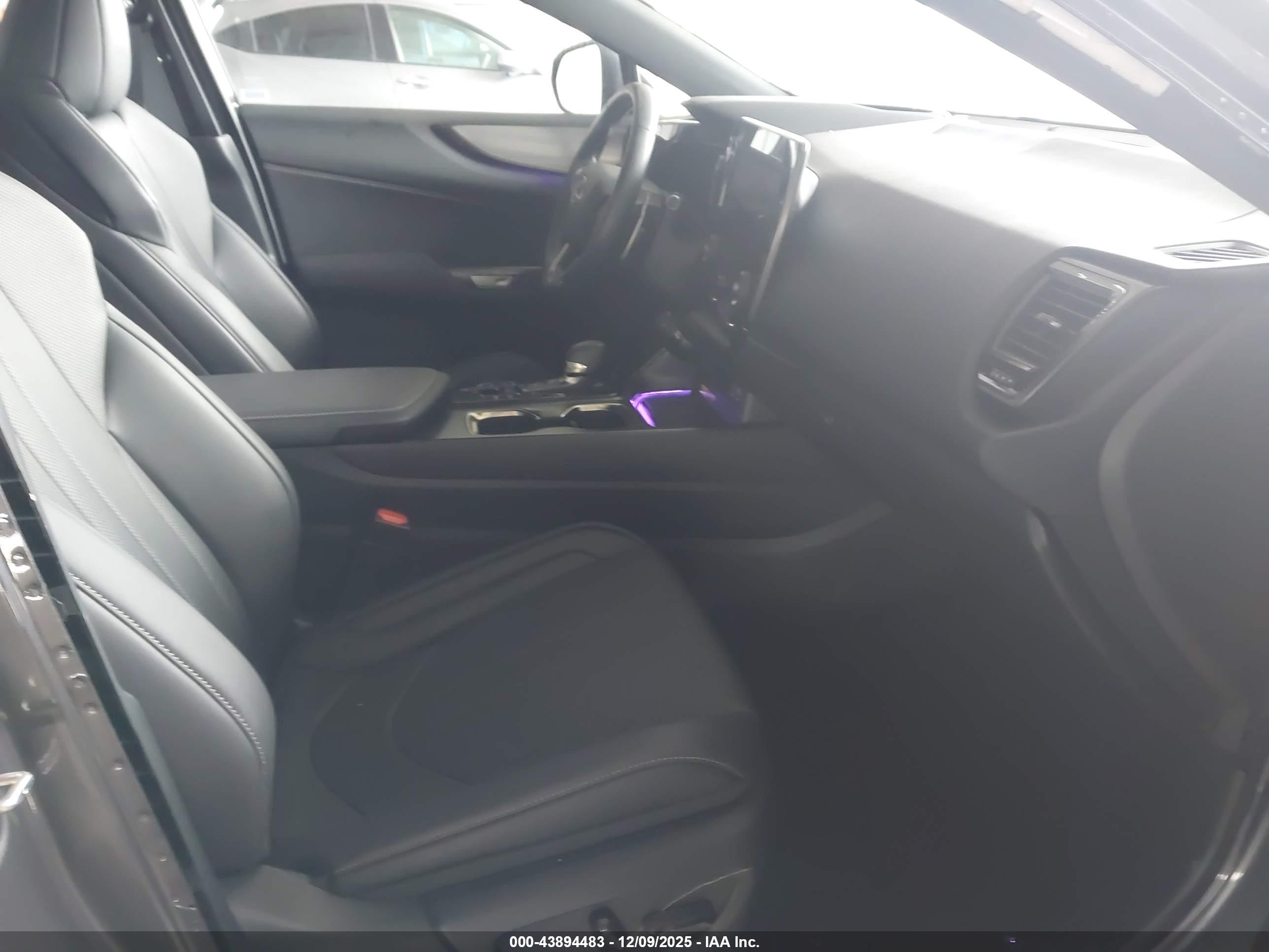 LEXUS NX image 5