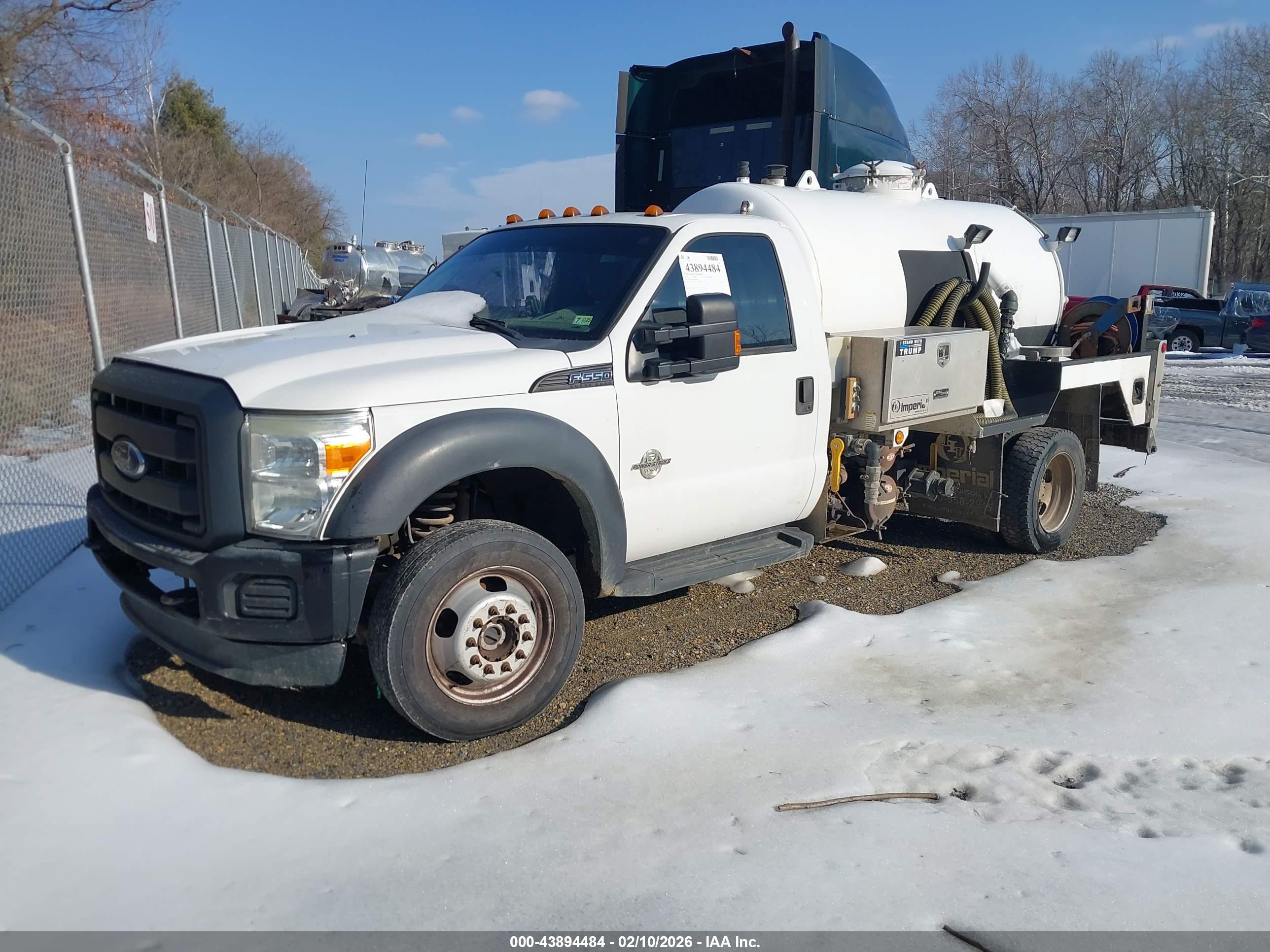 FORD F-550 image 2
