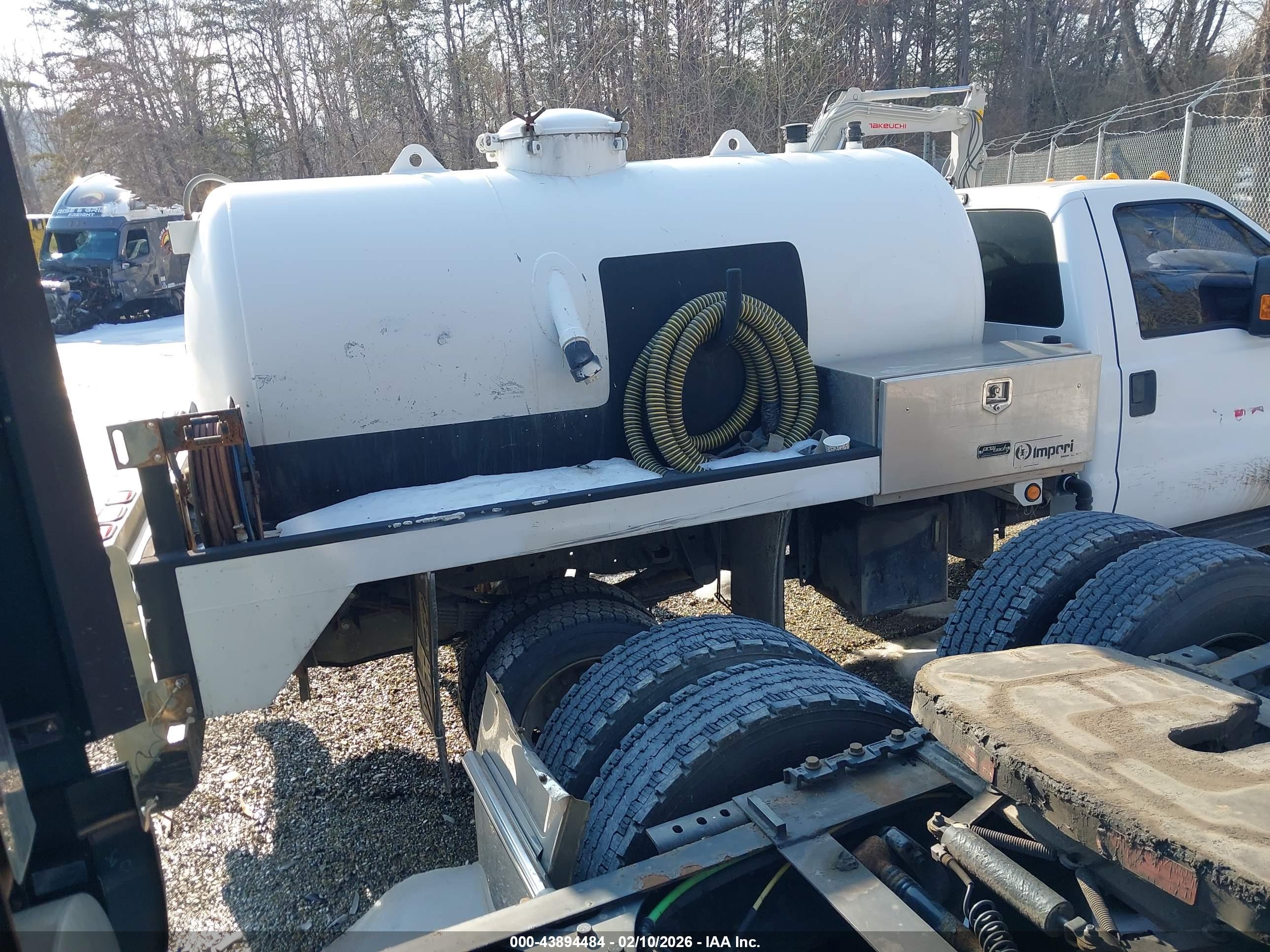 FORD F-550 image 4