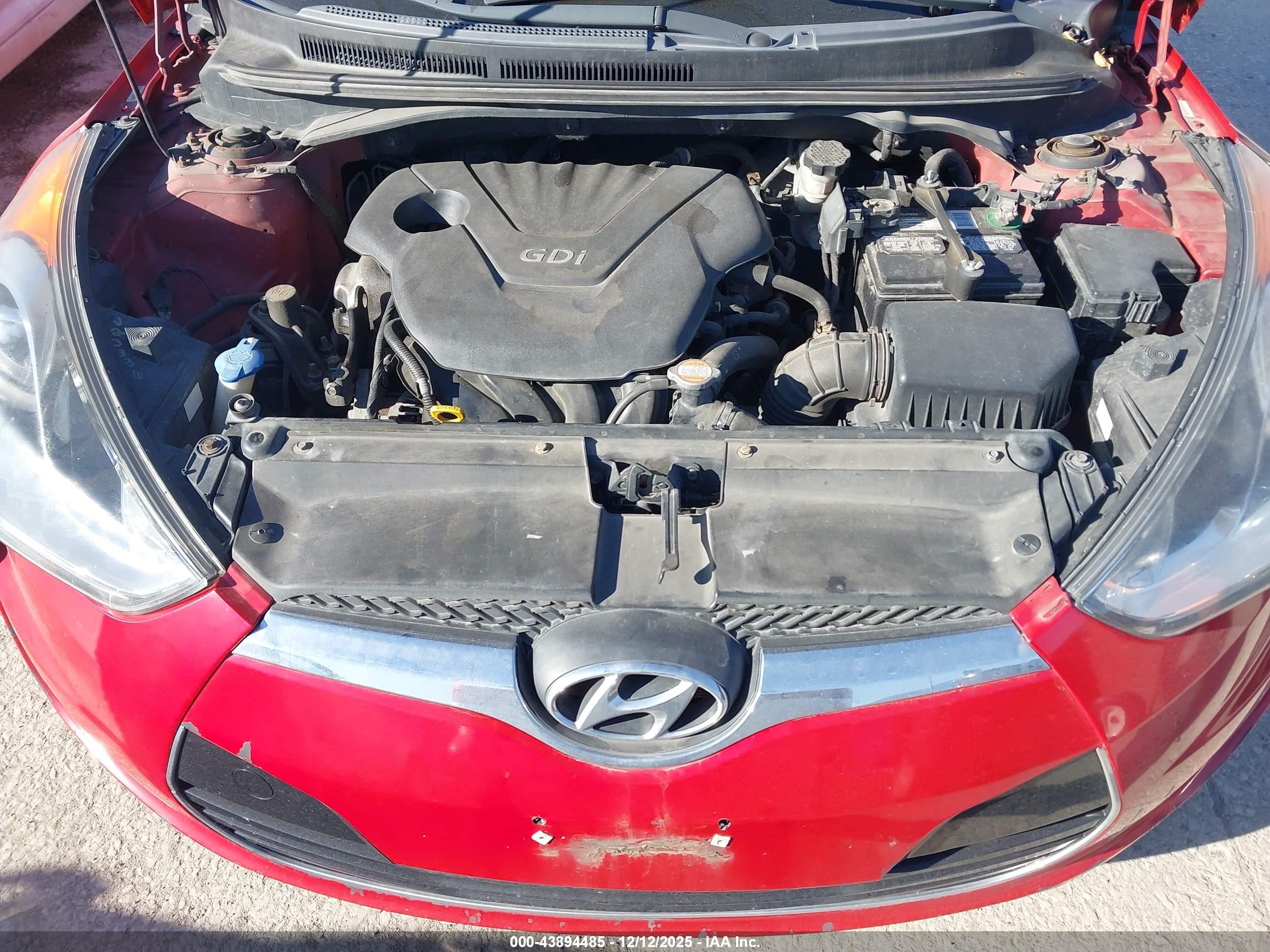 HYUNDAI VELOSTER image 10