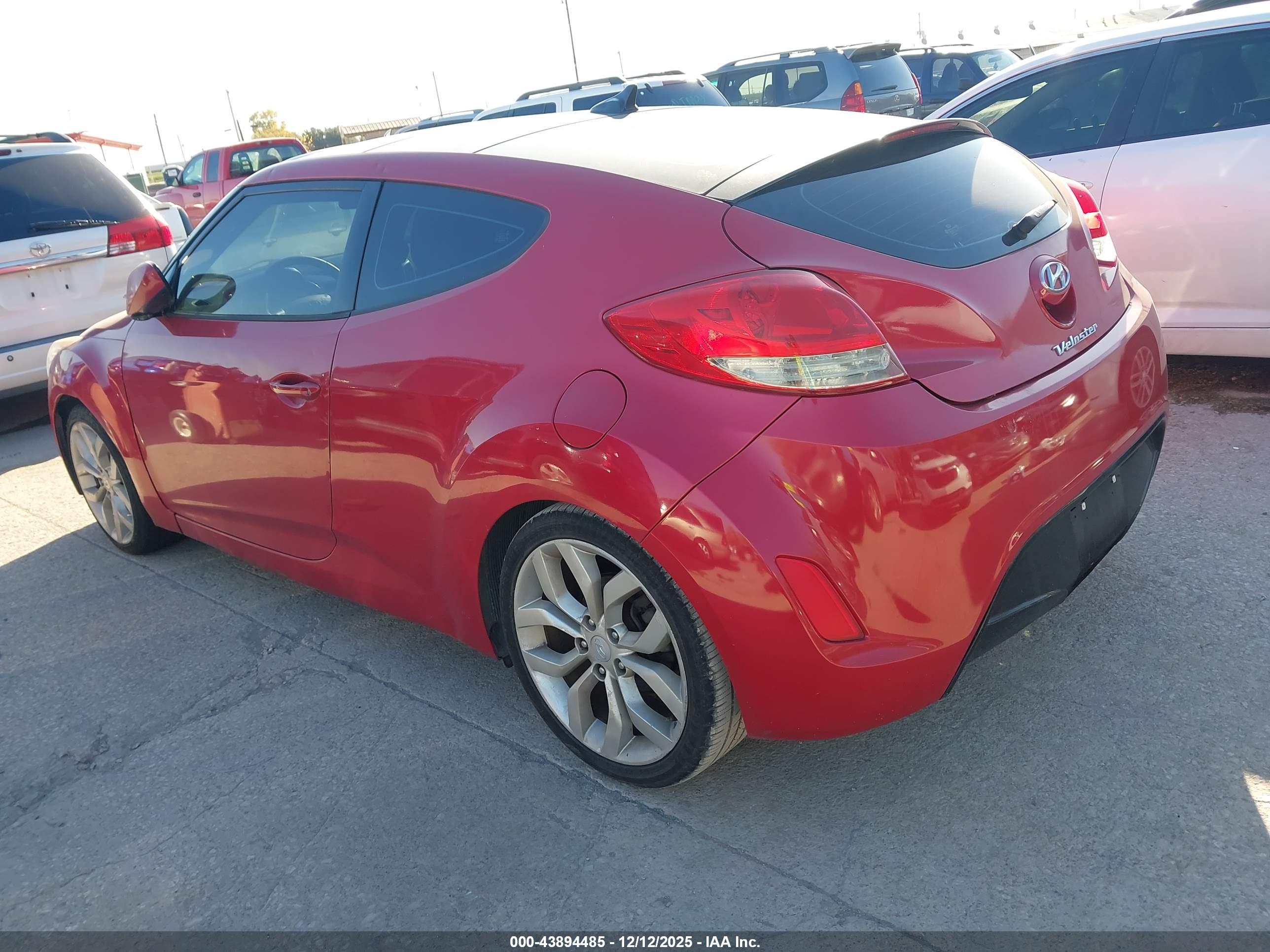 HYUNDAI VELOSTER image 3