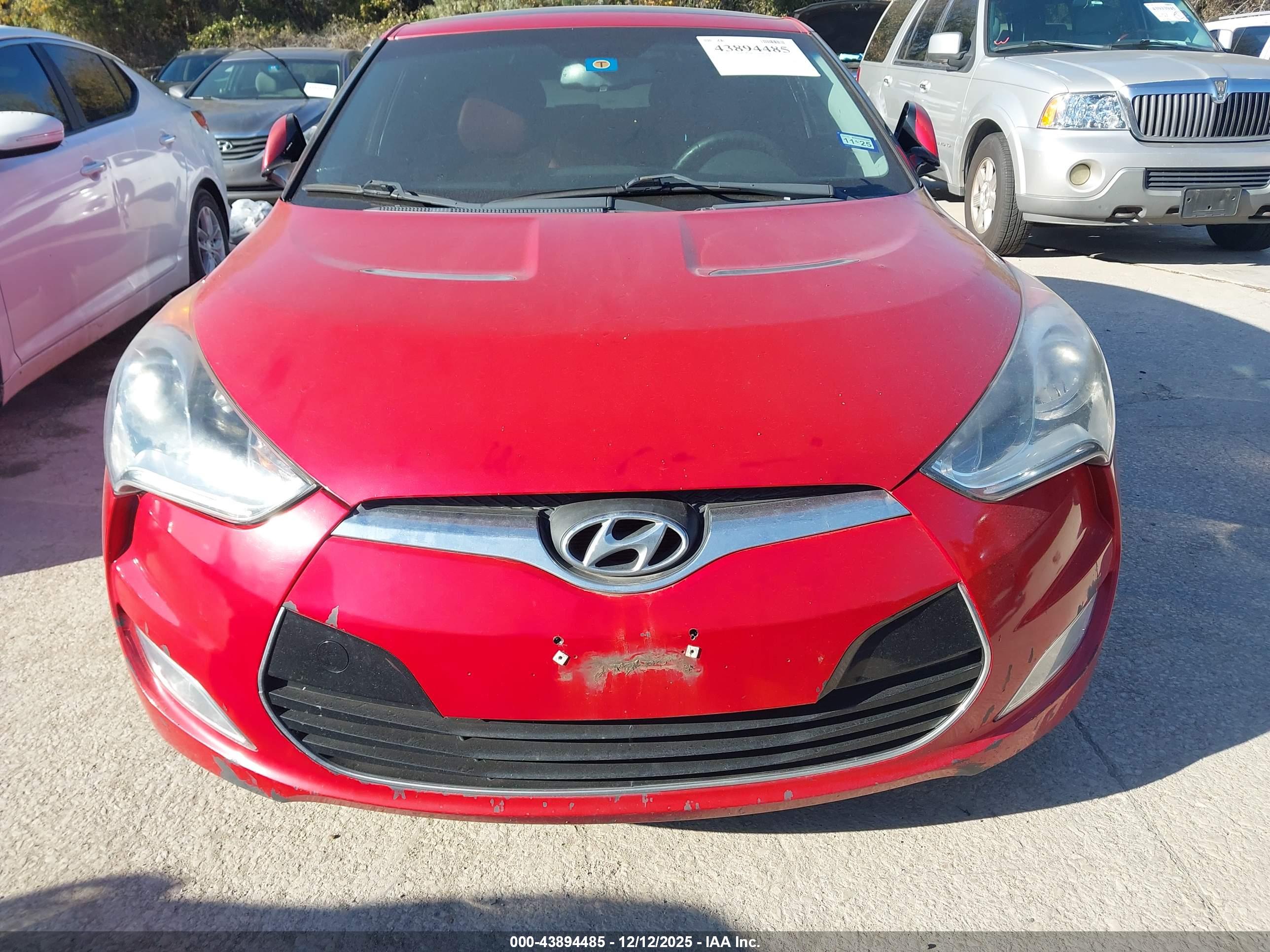 HYUNDAI VELOSTER image 6
