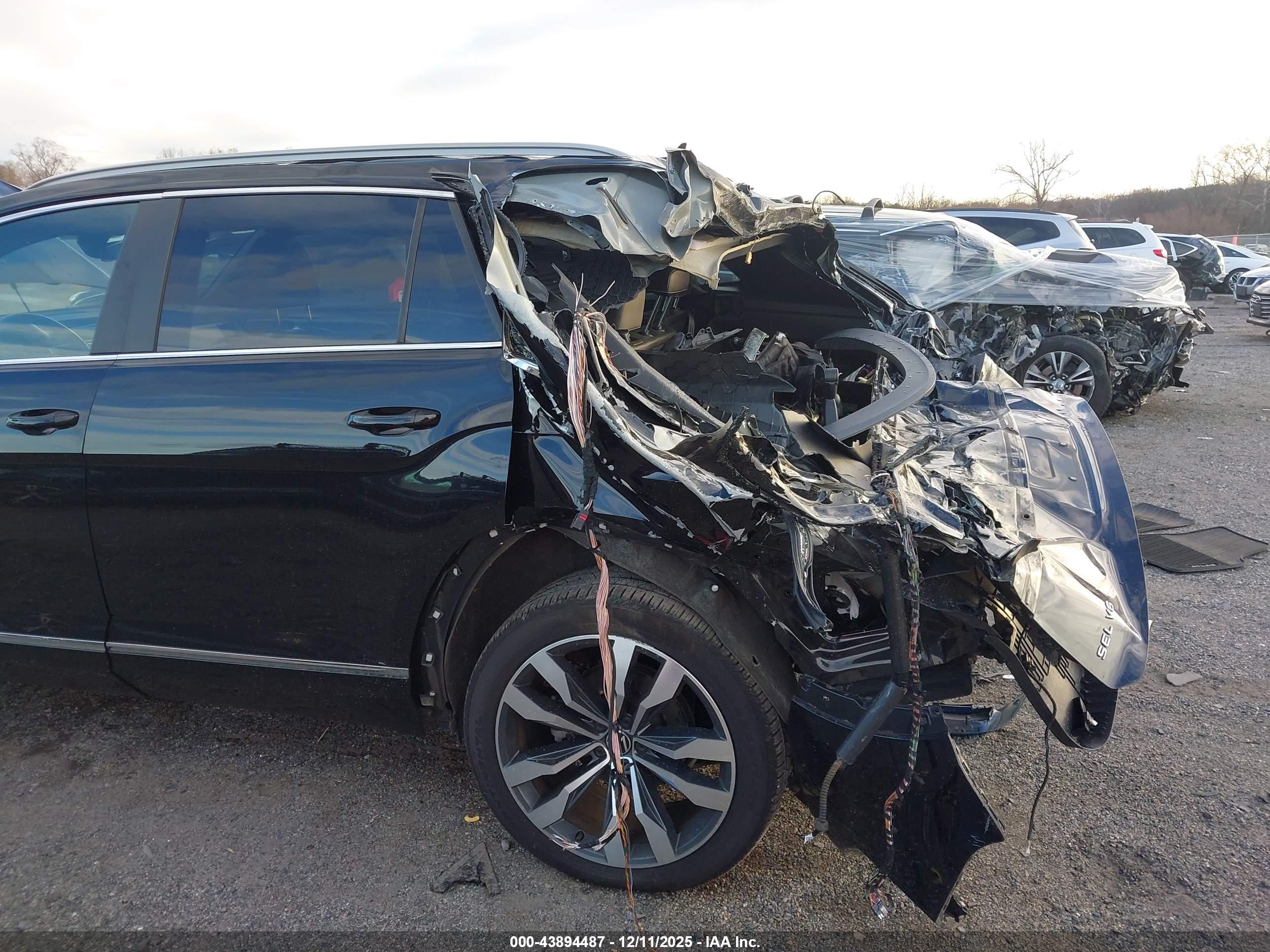 VOLKSWAGEN ATLAS image 6