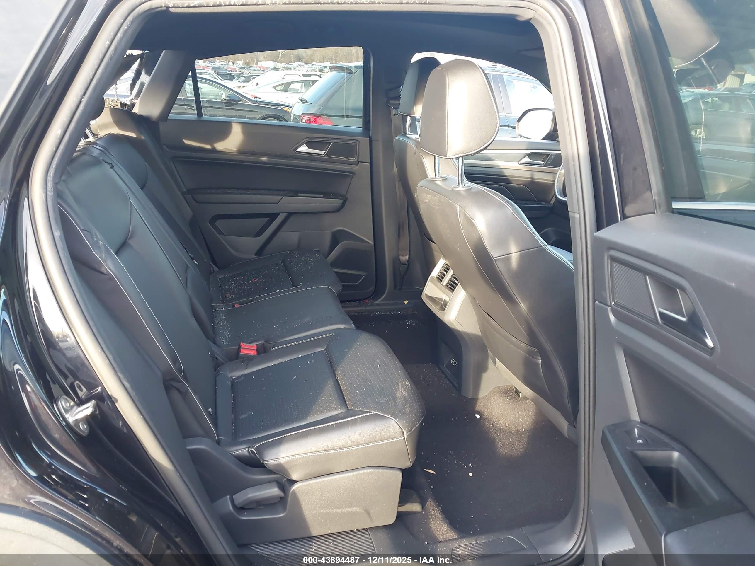 VOLKSWAGEN ATLAS image 8
