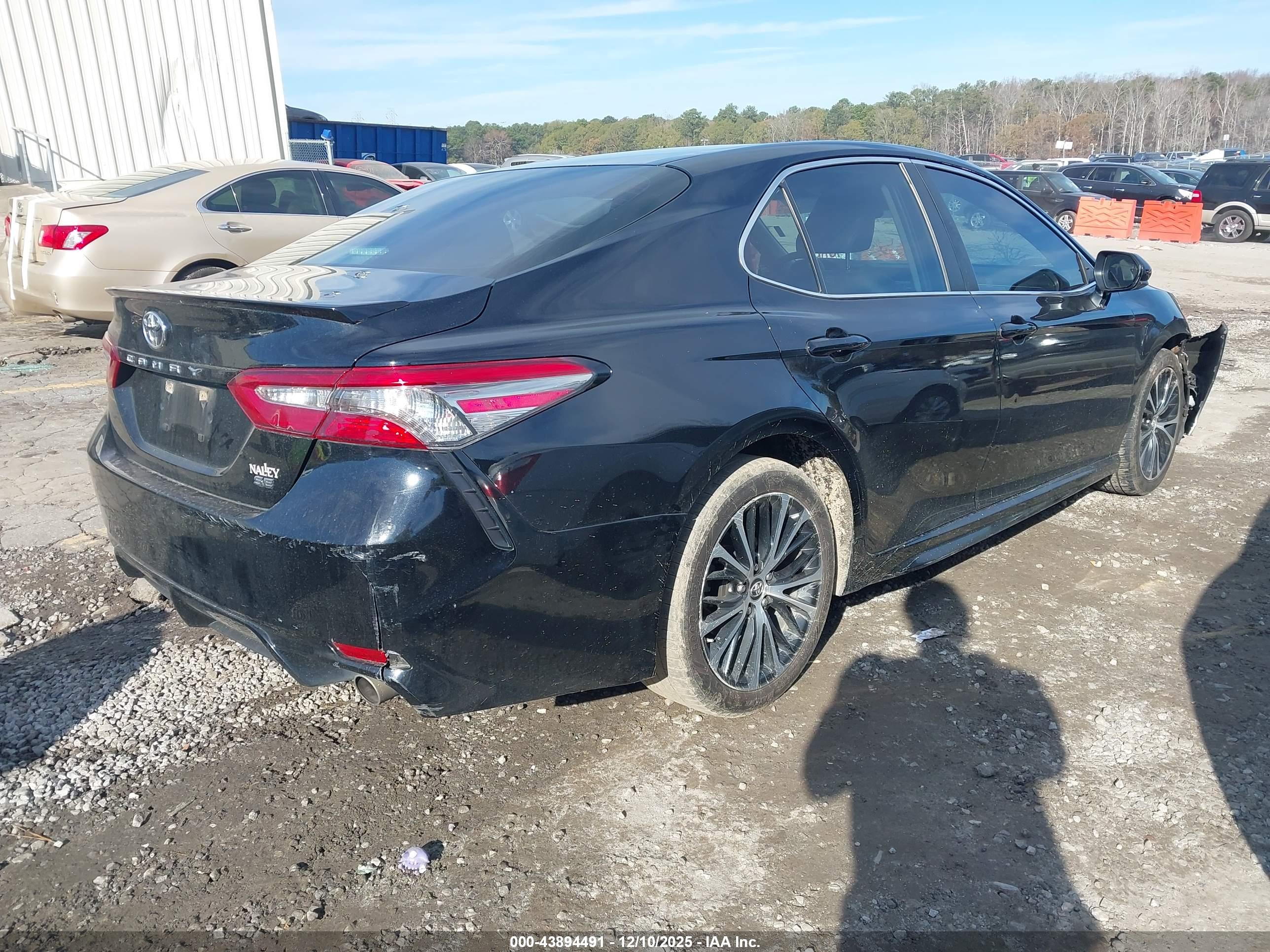 TOYOTA CAMRY image 4