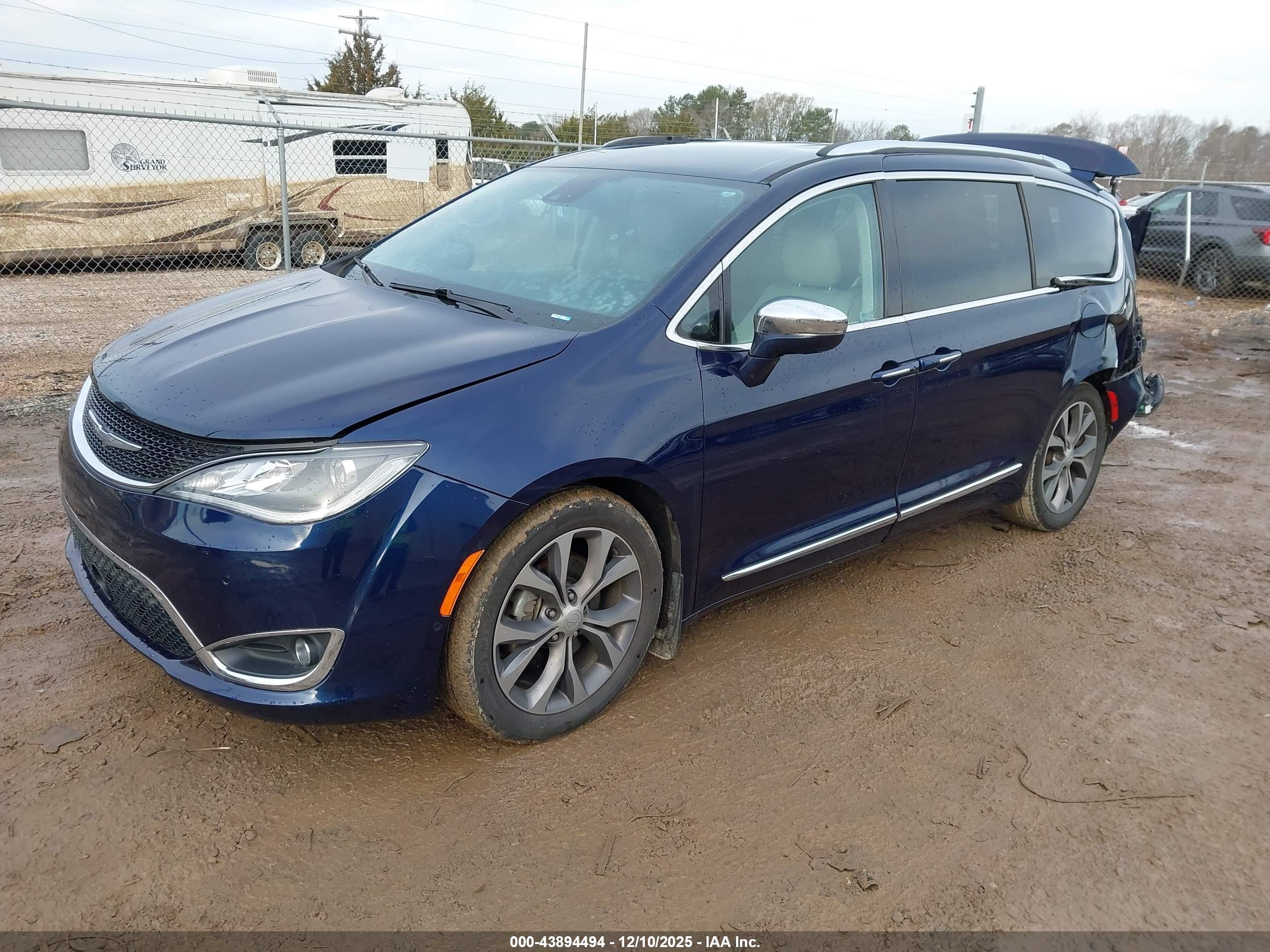 CHRYSLER PACIFICA image 2