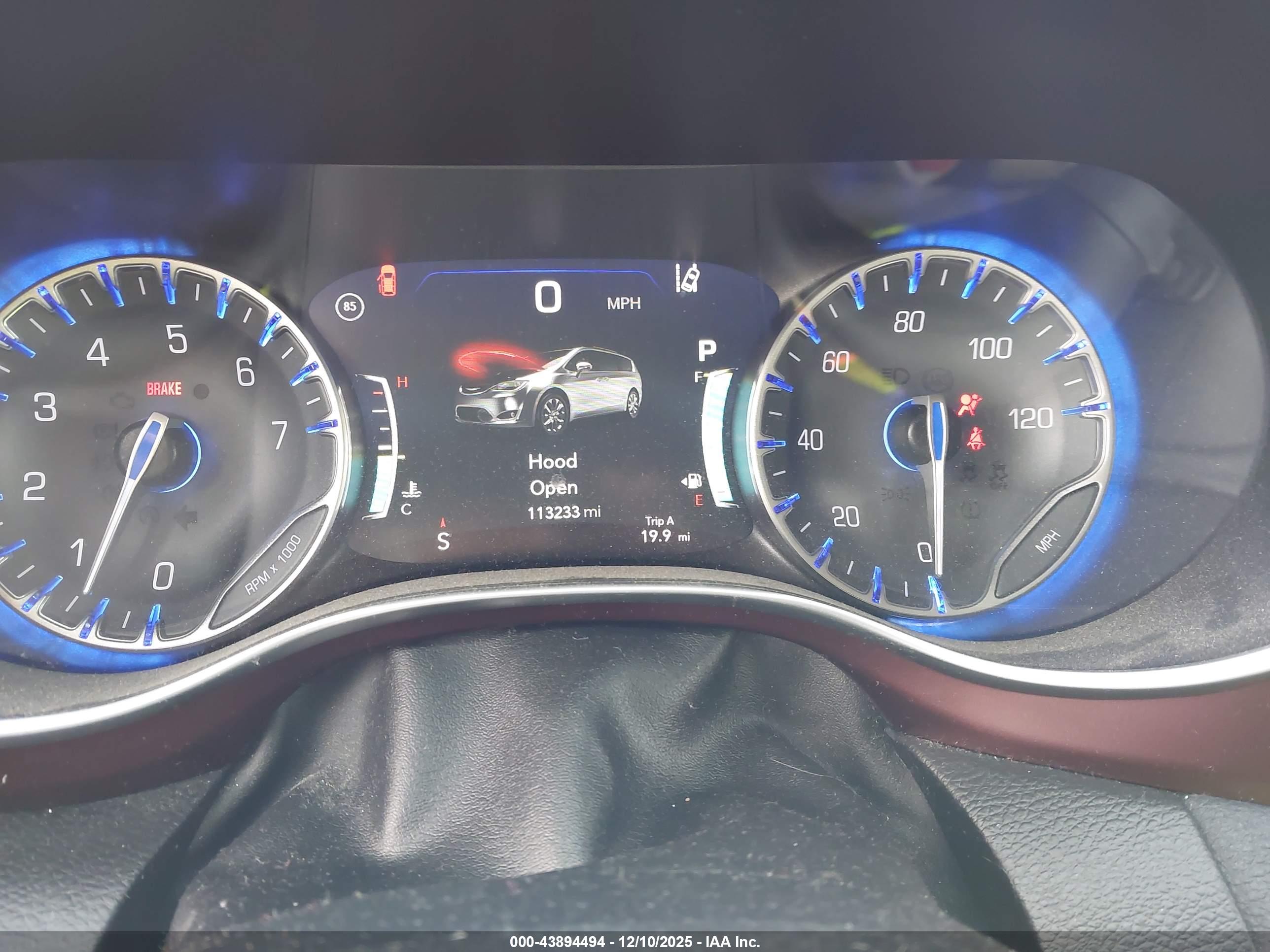 CHRYSLER PACIFICA image 7