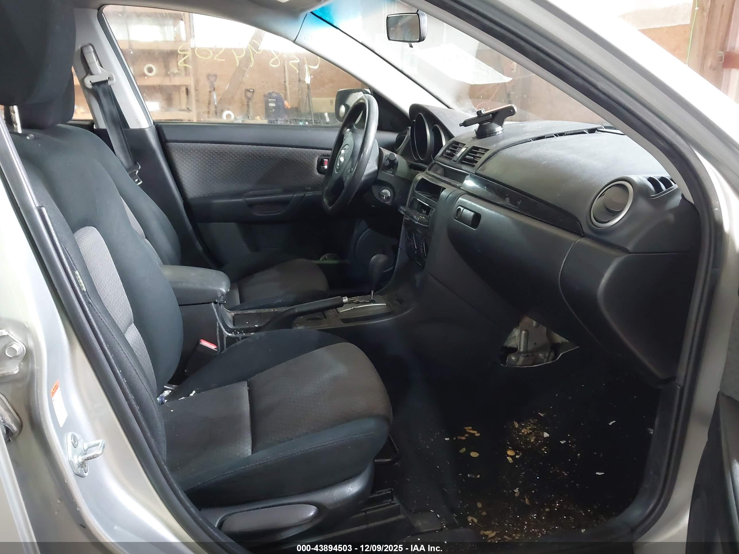 MAZDA MAZDA3 image 5