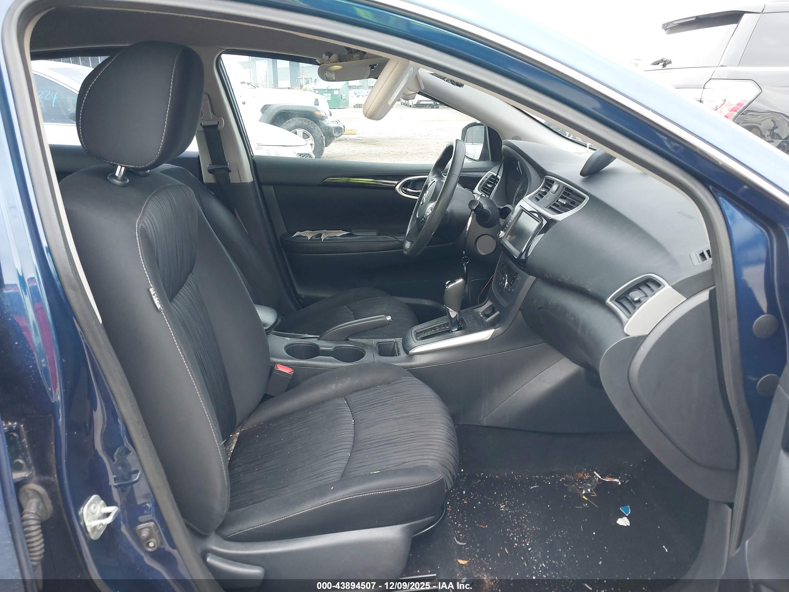 NISSAN SENTRA image 5